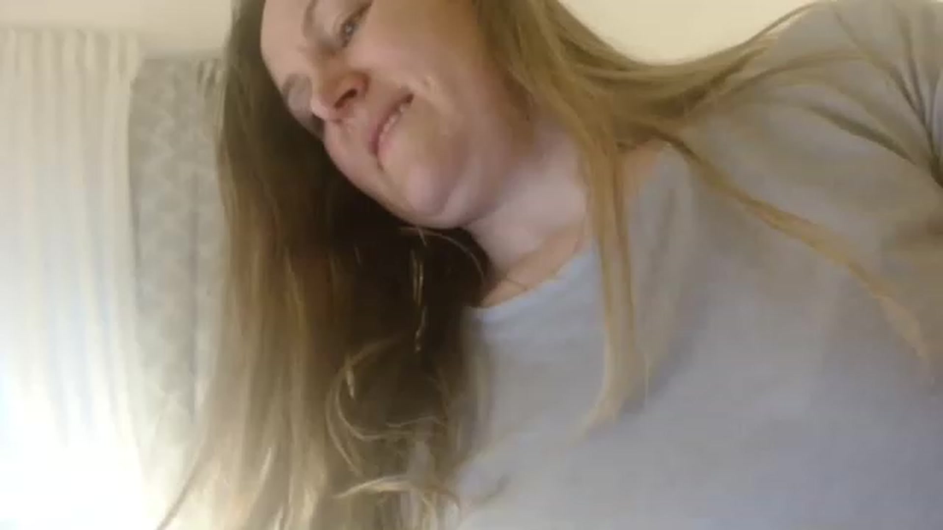 Gallery image thumbnail from JustLily's myfreecams stream on, 03/05/2023, 16:29 image 8 of 20