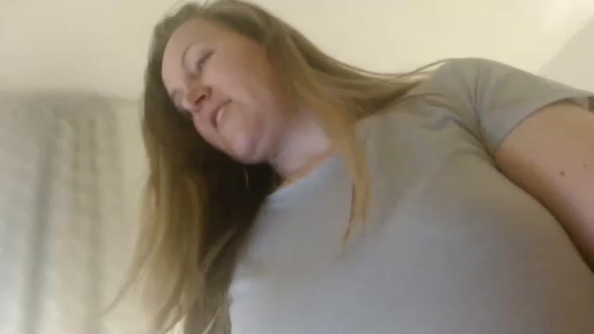 Gallery image thumbnail from JustLily's myfreecams stream on, 03/05/2023, 16:29 image 11 of 20