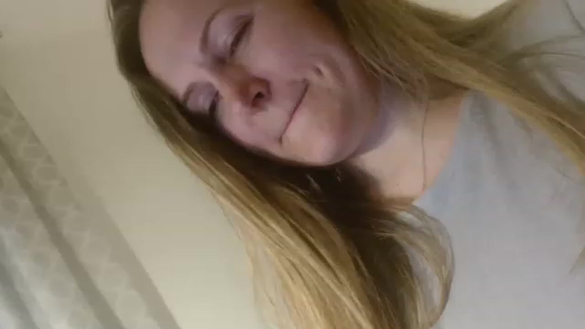 Gallery image thumbnail from JustLily's myfreecams stream on, 03/05/2023, 16:29 image 6 of 20