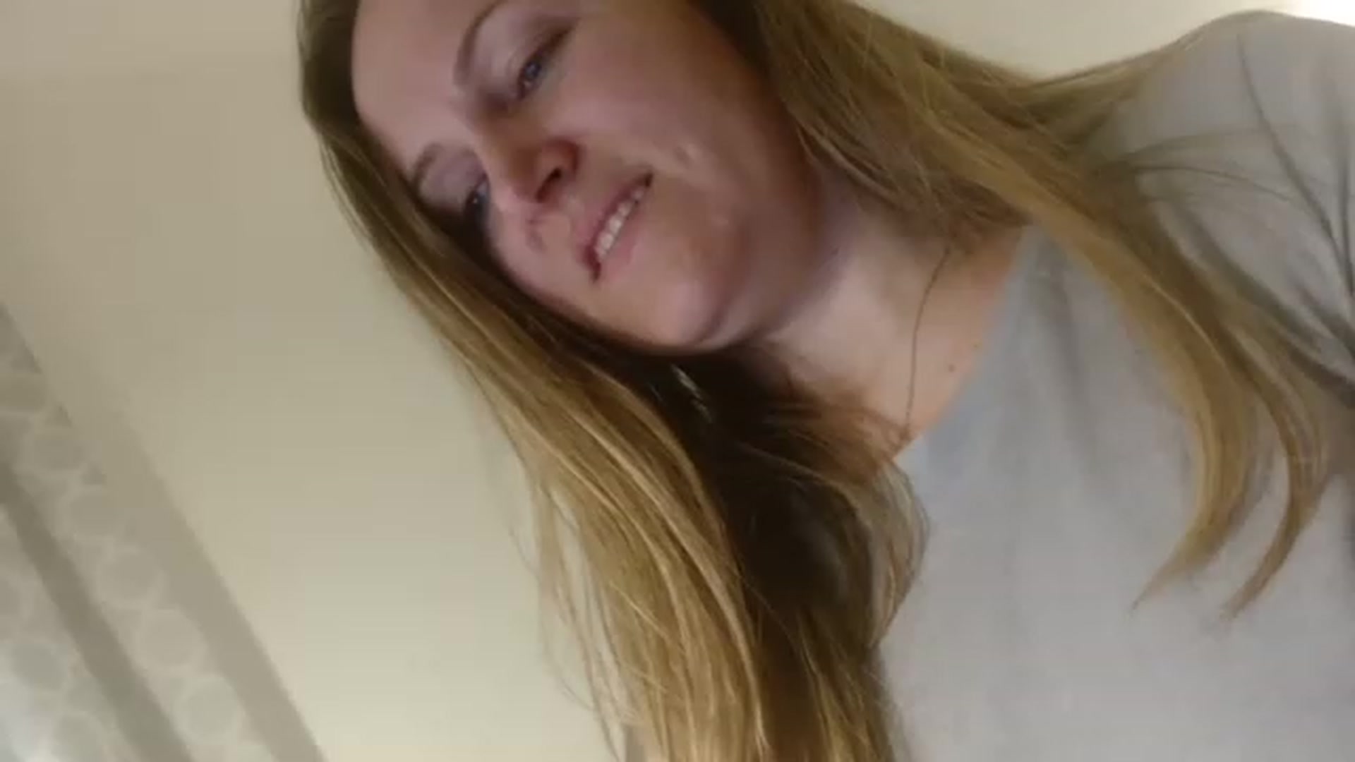 Gallery image thumbnail from JustLily's myfreecams stream on, 03/05/2023, 16:29 image 3 of 20