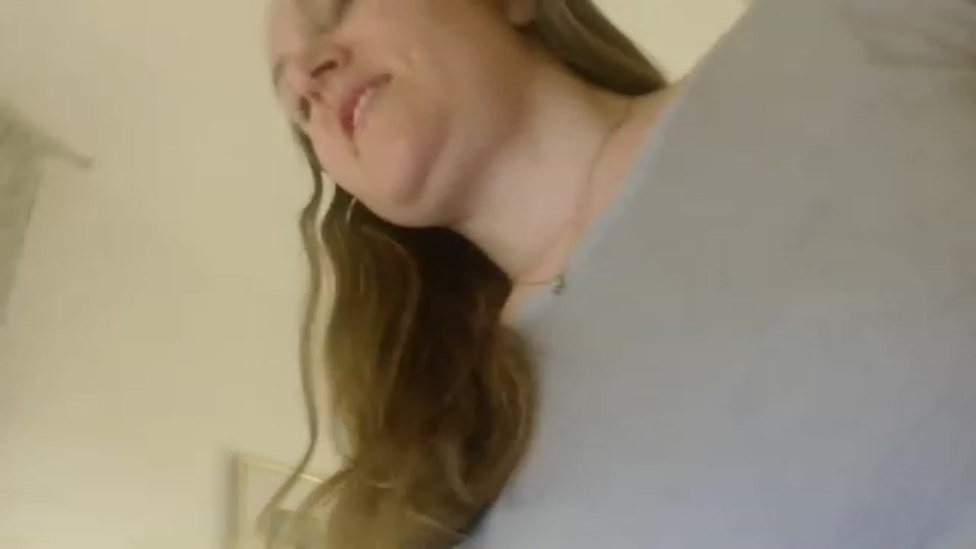 Gallery image thumbnail from JustLily's myfreecams stream on, 03/05/2023, 22:16 image 17 of 20