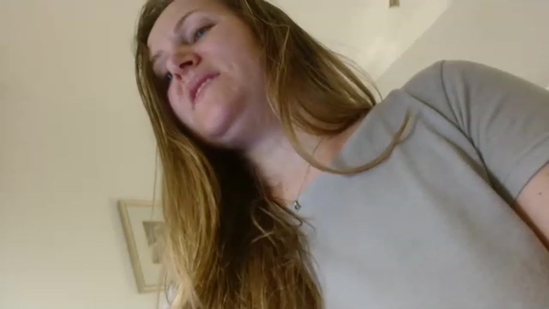 Gallery image thumbnail from JustLily's myfreecams stream on, 03/05/2023, 23:00 image 15 of 20