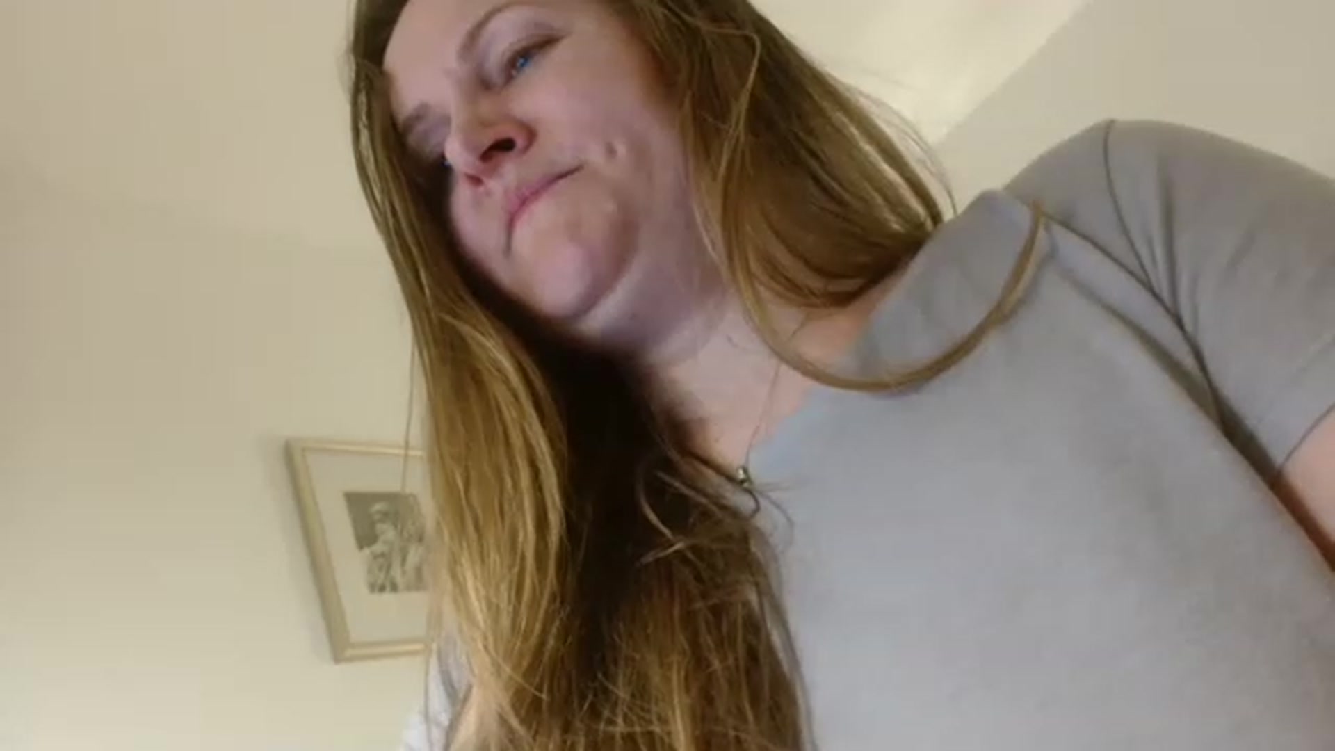 Gallery image thumbnail from JustLily's myfreecams stream on, 03/05/2023, 23:00 image 14 of 20