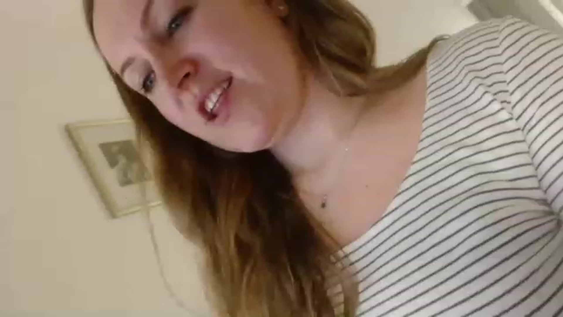 Gallery image thumbnail from JustLily's myfreecams stream on, 03/07/2023, 19:59 image 3 of 20