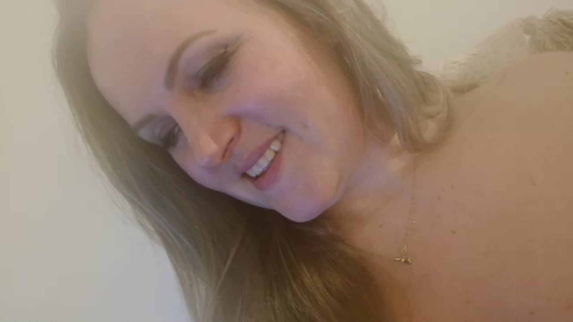 Gallery image thumbnail from JustLily's myfreecams stream on, 03/15/2023, 16:38 image 6 of 20