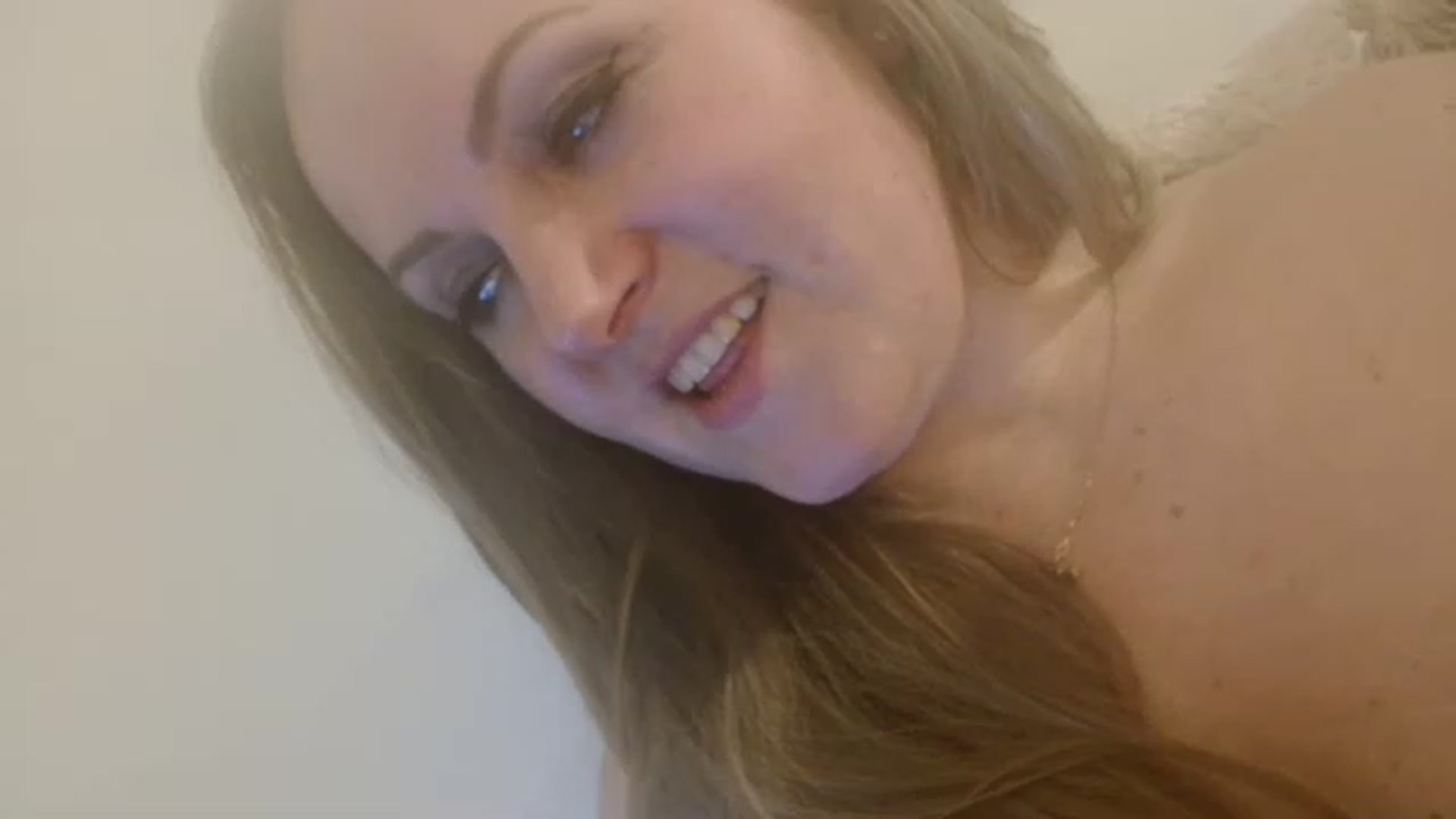 Gallery image thumbnail from JustLily's myfreecams stream on, 03/15/2023, 16:38 image 4 of 20