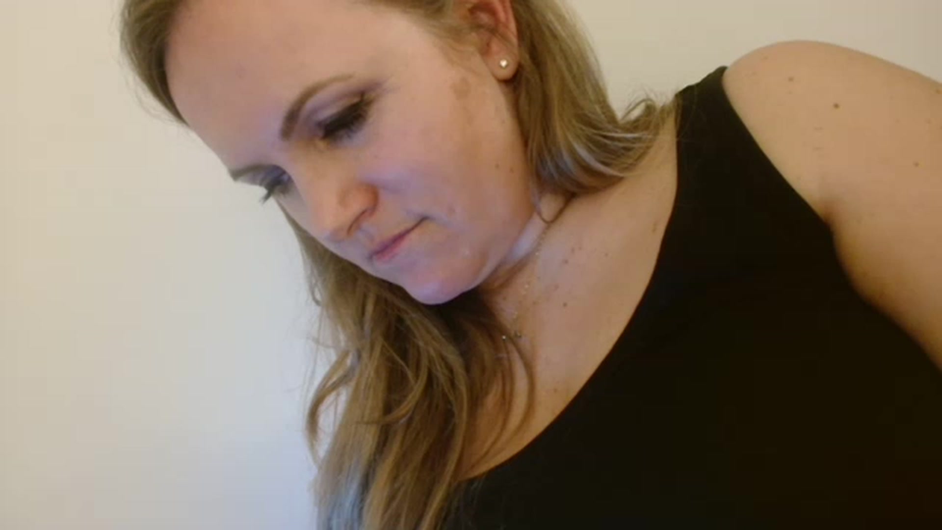 Gallery image thumbnail from JustLily's myfreecams stream on, 03/15/2023, 18:04 image 14 of 20