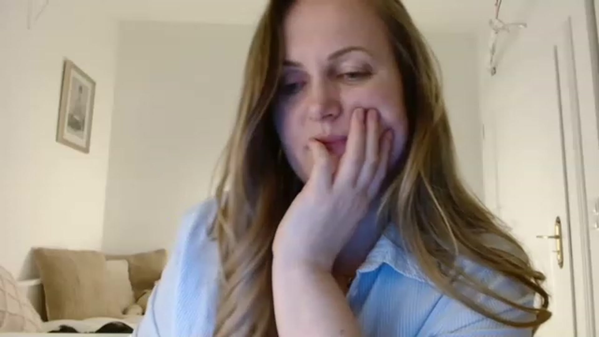Gallery image thumbnail from JustLily's myfreecams stream on, 03/17/2023, 22:58 image 14 of 20