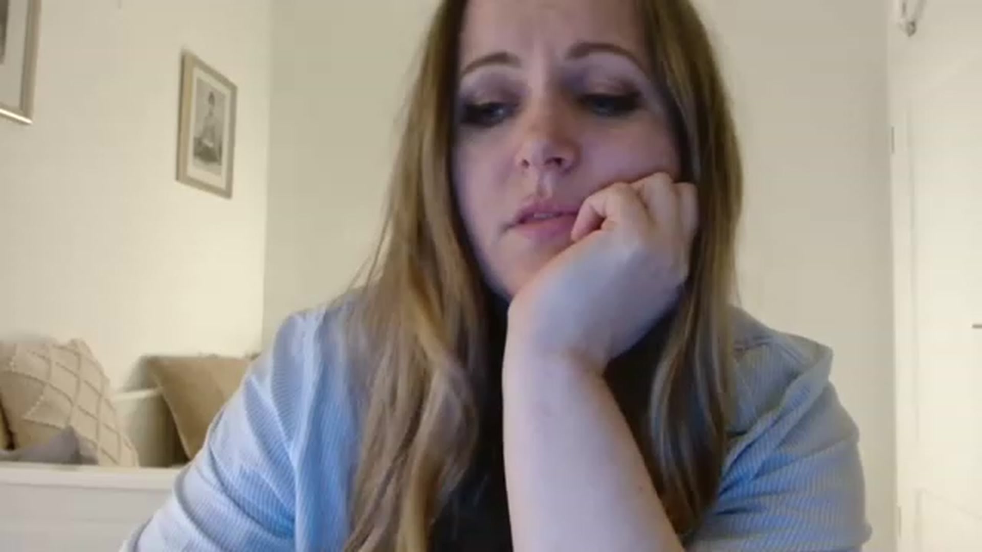 Gallery image thumbnail from JustLily's myfreecams stream on, 03/22/2023, 23:11 image 10 of 20