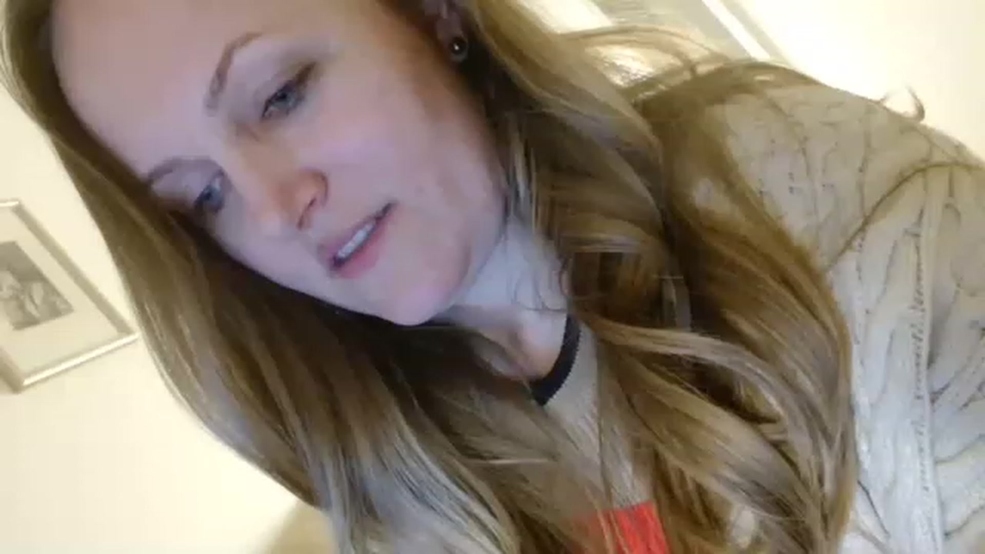Gallery image thumbnail from JustLily's myfreecams stream on, 03/28/2023, 19:43 image 4 of 20