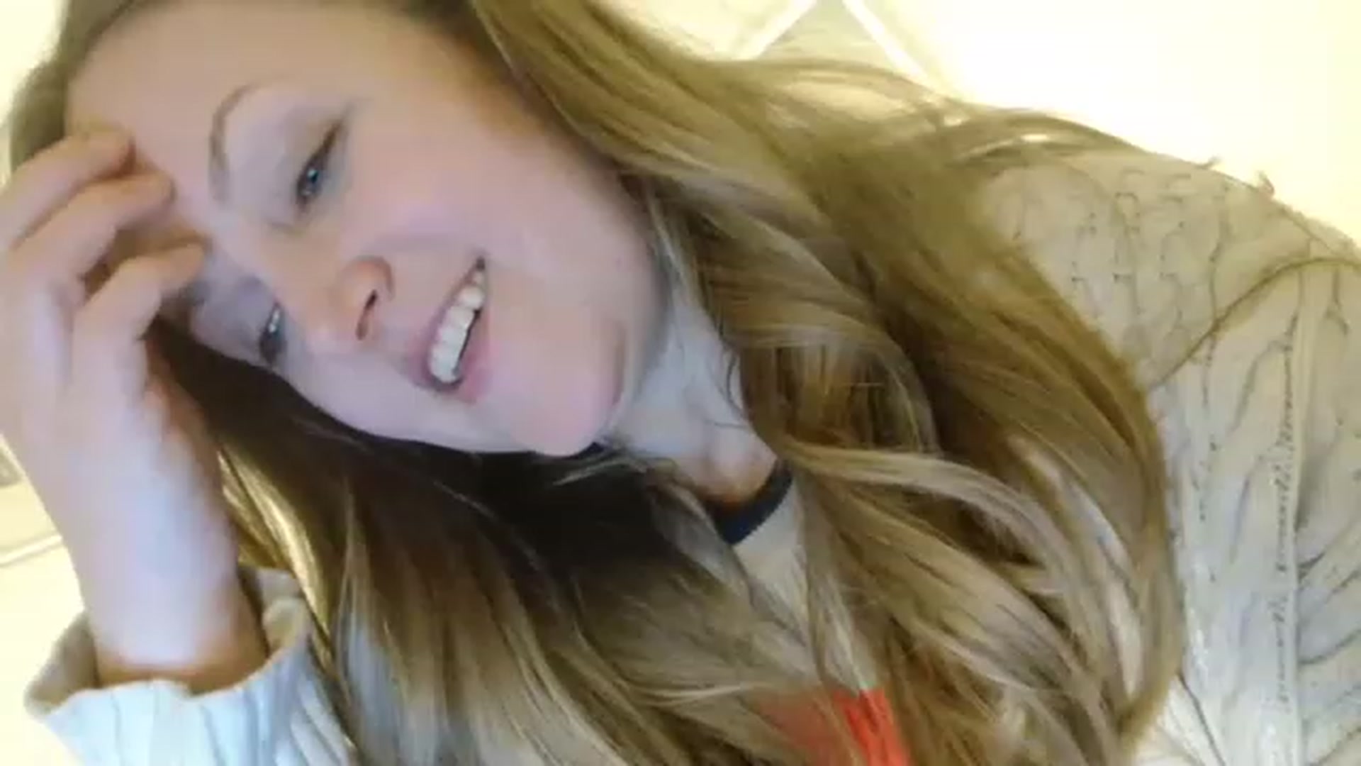 Gallery image thumbnail from JustLily's myfreecams stream on, 03/28/2023, 19:43 image 5 of 20