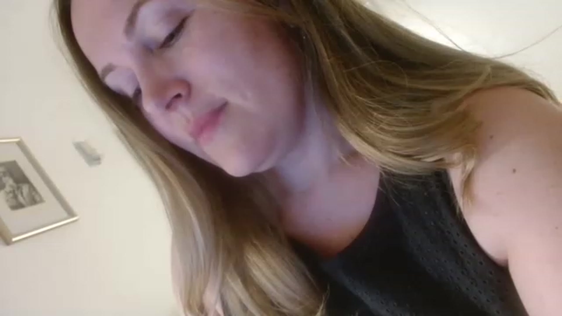 Gallery image thumbnail from JustLily's myfreecams stream on, 04/21/2023, 21:57 image 2 of 20