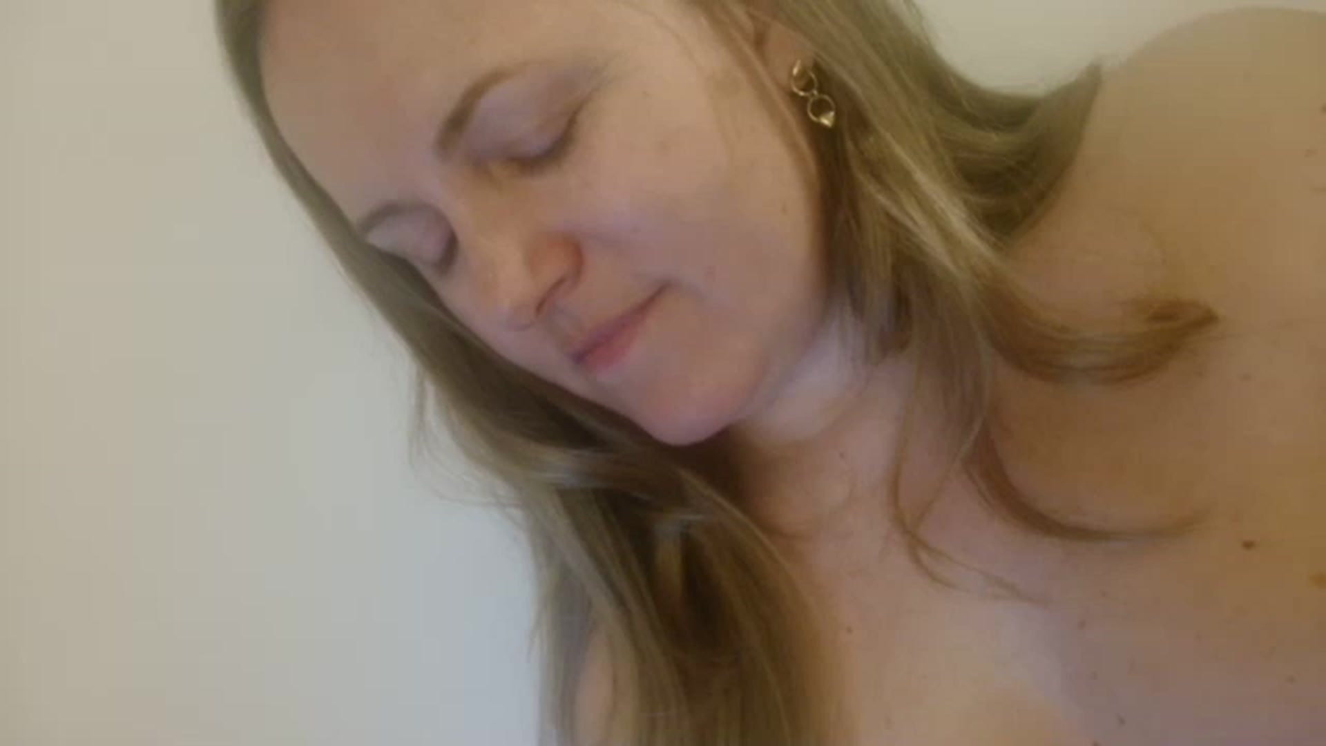 Gallery image thumbnail from JustLily's myfreecams stream on, 04/22/2023, 24:39 image 20 of 20