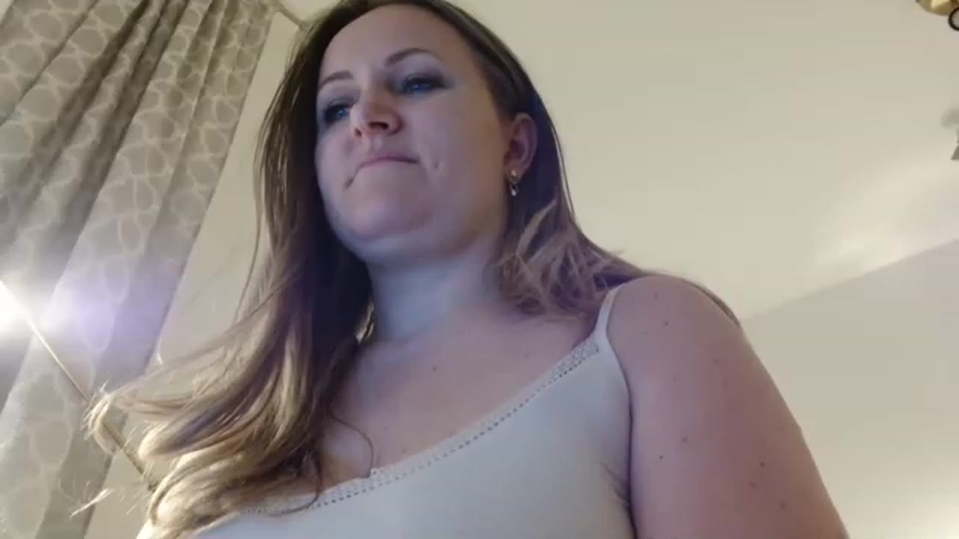 Gallery image thumbnail from JustLily's myfreecams stream on, 04/28/2023, 23:03 image 7 of 20