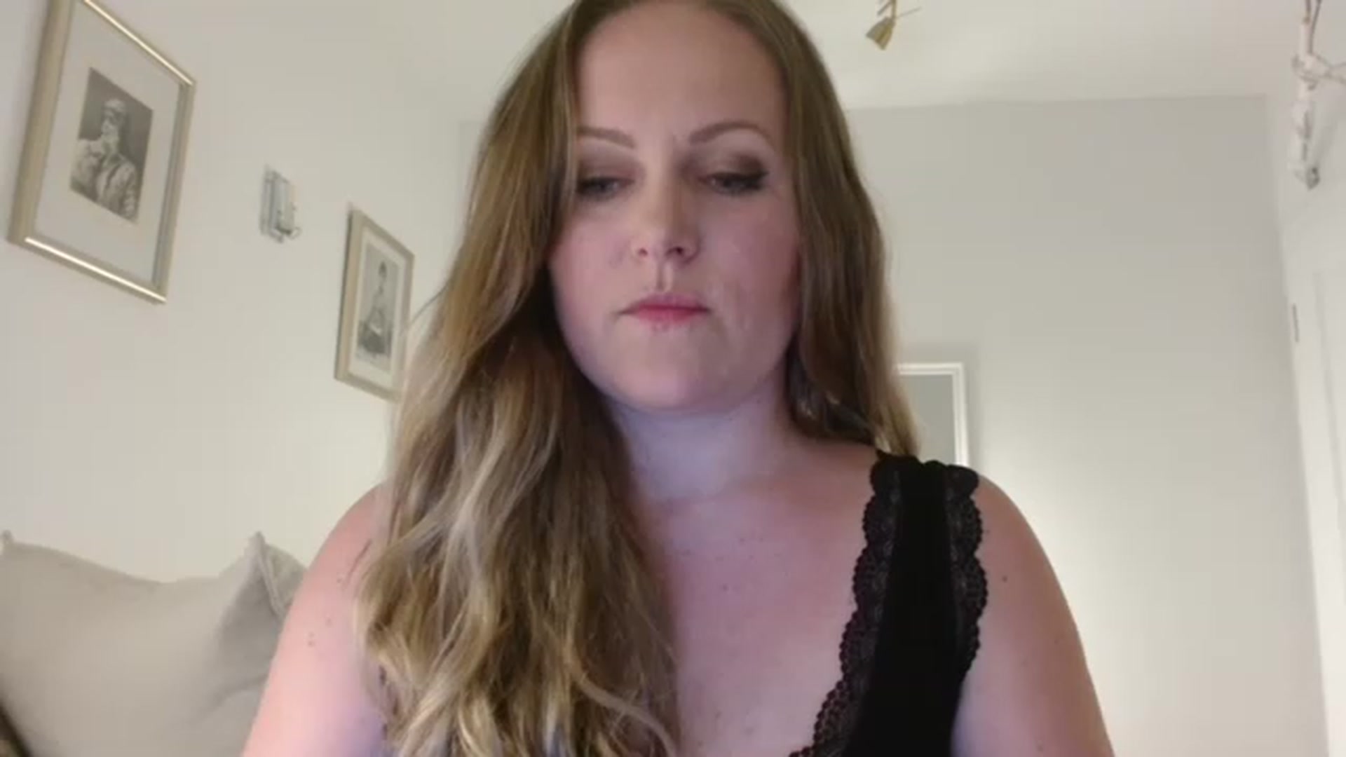 Gallery image thumbnail from JustLily's myfreecams stream on, 05/05/2023, 20:39 image 1 of 20