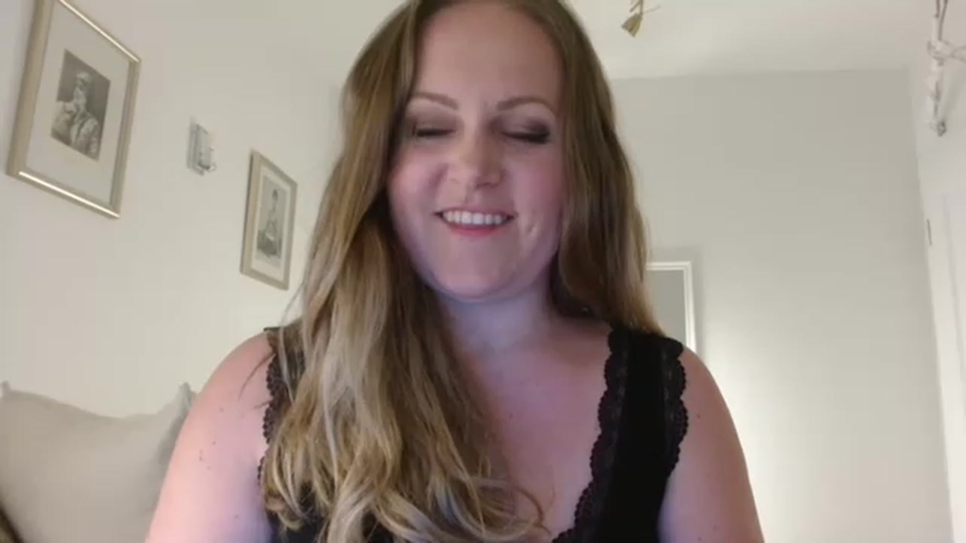 Gallery image thumbnail from JustLily's myfreecams stream on, 05/05/2023, 20:39 image 3 of 20