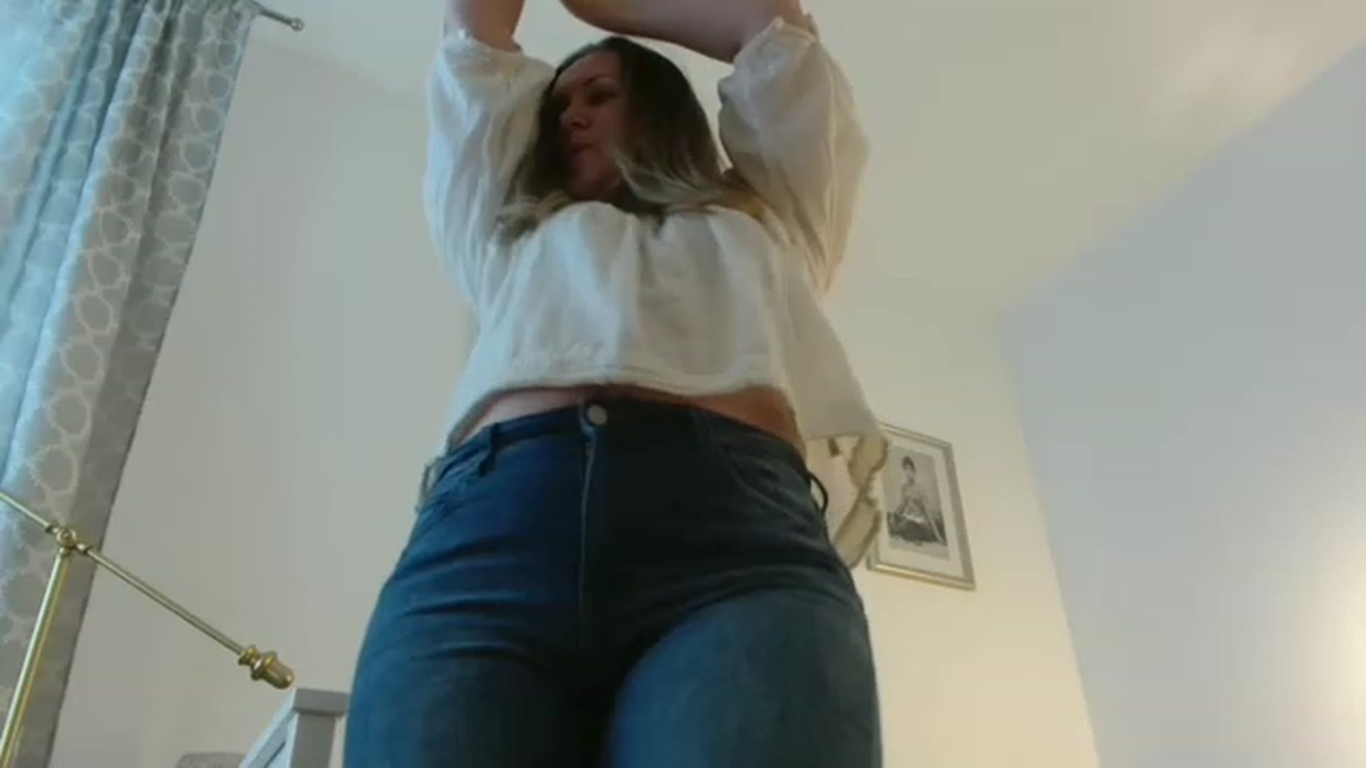 Gallery image thumbnail from JustLily's myfreecams stream on, 05/08/2023, 17:29 image 9 of 20