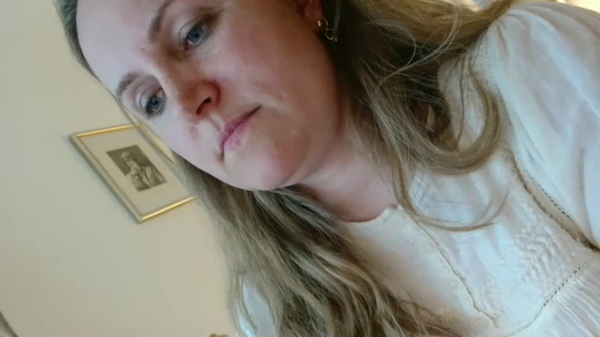 Gallery image thumbnail from JustLily's myfreecams stream on, 05/08/2023, 17:29 image 12 of 20