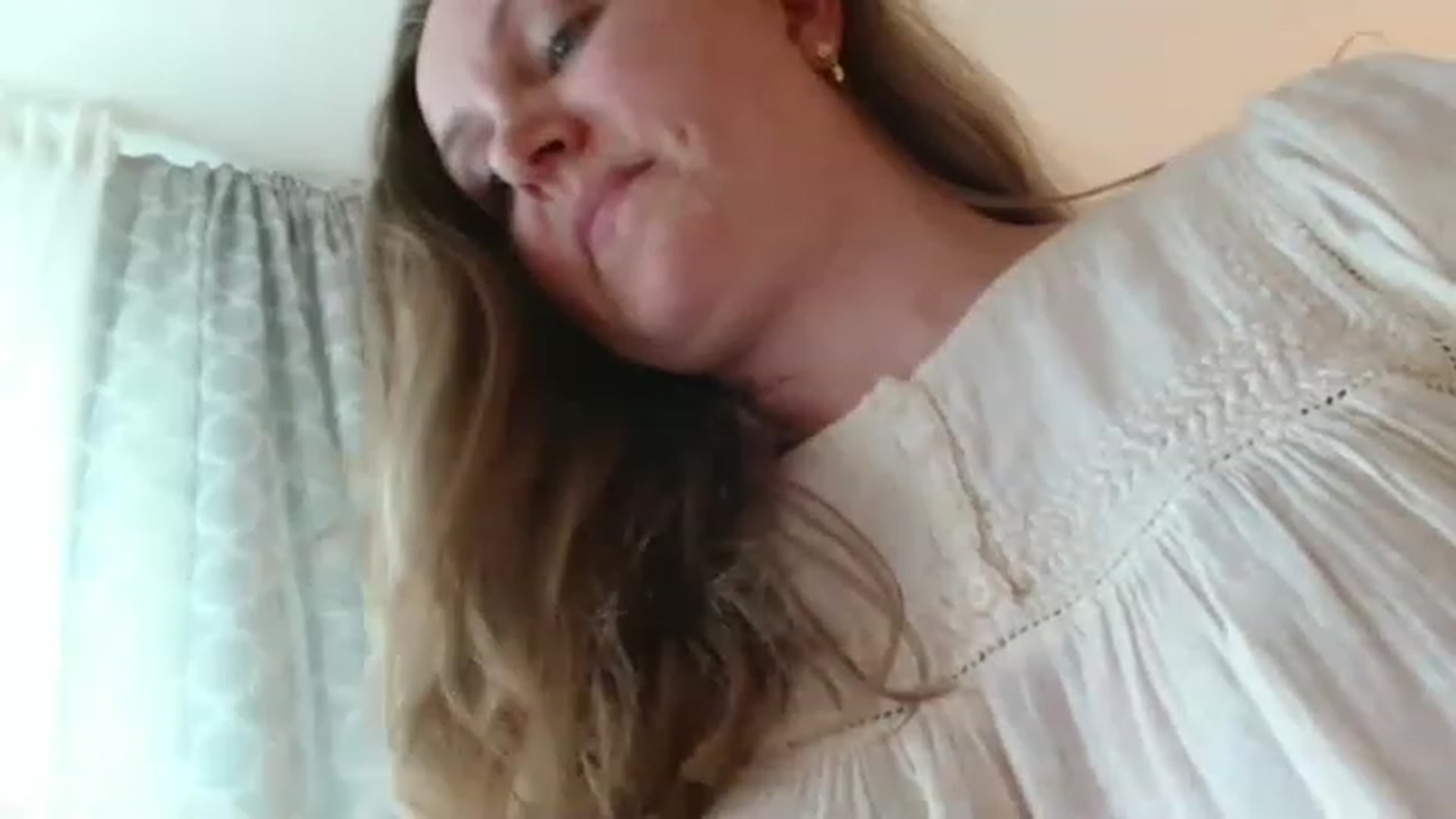 Gallery image thumbnail from JustLily's myfreecams stream on, 05/08/2023, 17:29 image 5 of 20