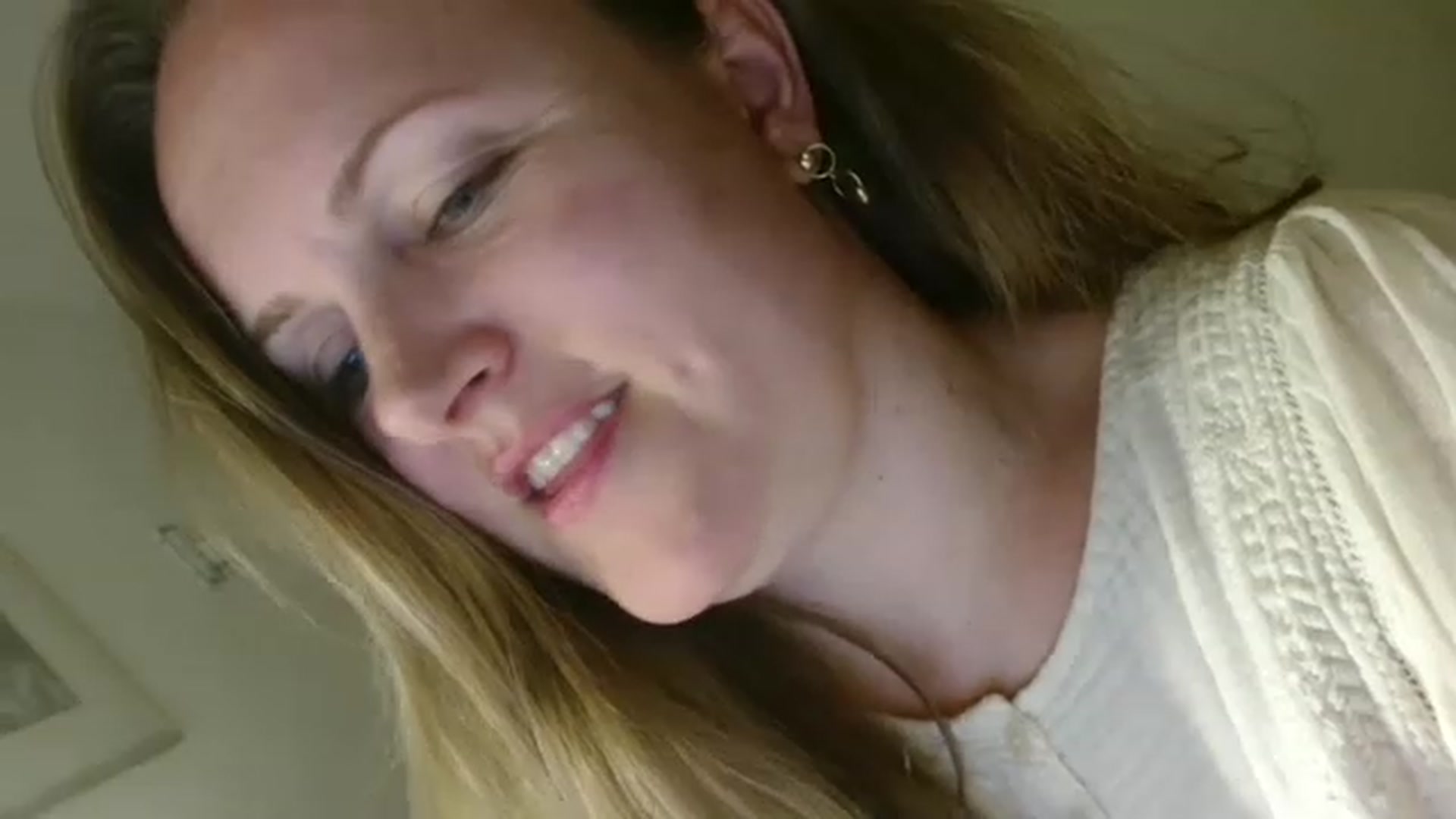 Gallery image thumbnail from JustLily's myfreecams stream on, 05/08/2023, 21:02 image 7 of 20