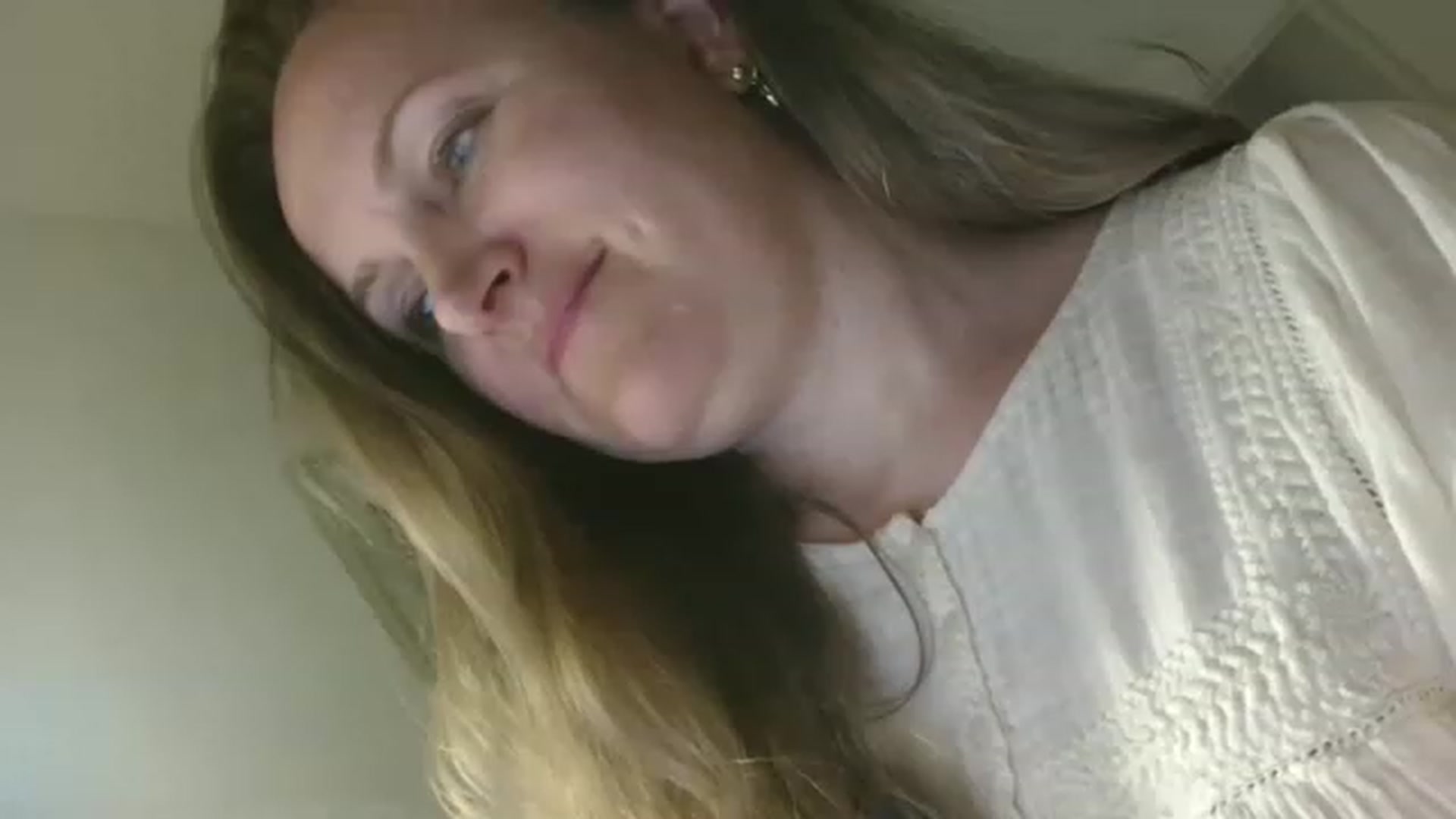 Gallery image thumbnail from JustLily's myfreecams stream on, 05/08/2023, 21:02 image 14 of 20