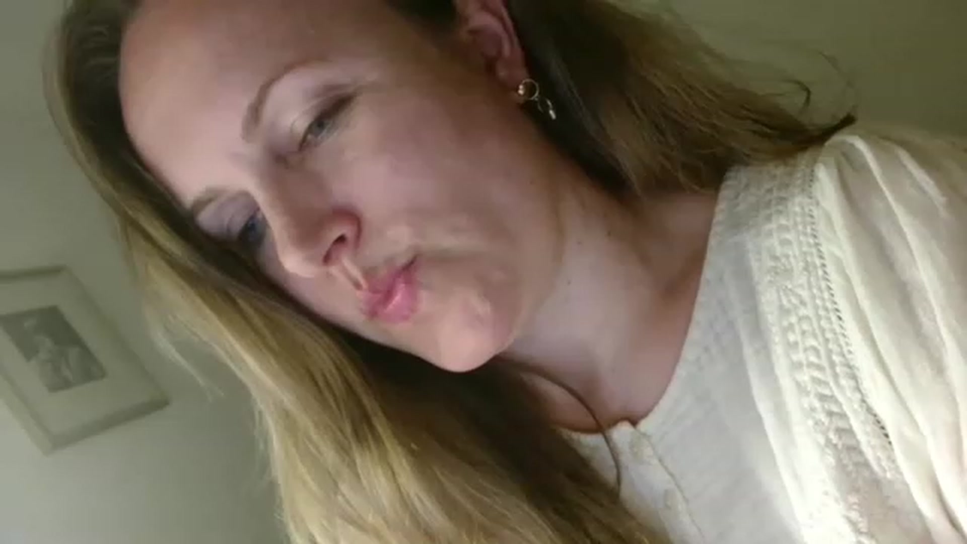 Gallery image thumbnail from JustLily's myfreecams stream on, 05/08/2023, 21:02 image 9 of 20