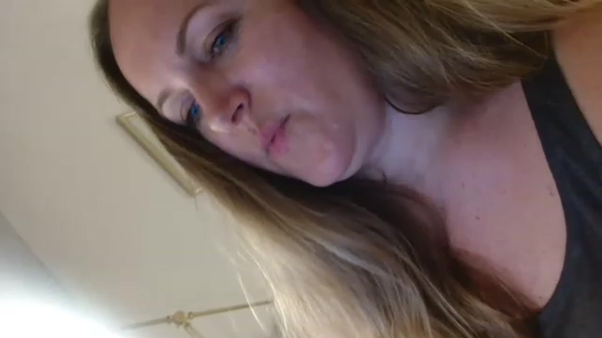 Gallery image thumbnail from JustLily's myfreecams stream on, 05/24/2023, 23:18 image 14 of 20
