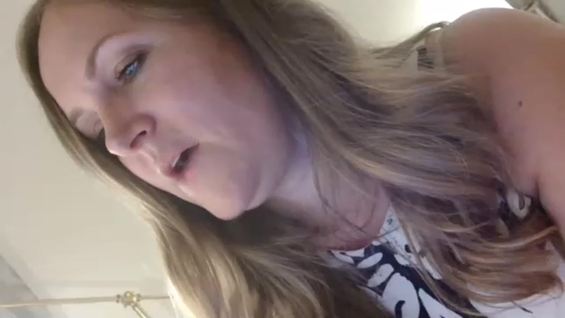 Gallery image thumbnail from JustLily's myfreecams stream on, 05/25/2023, 21:31 image 9 of 20