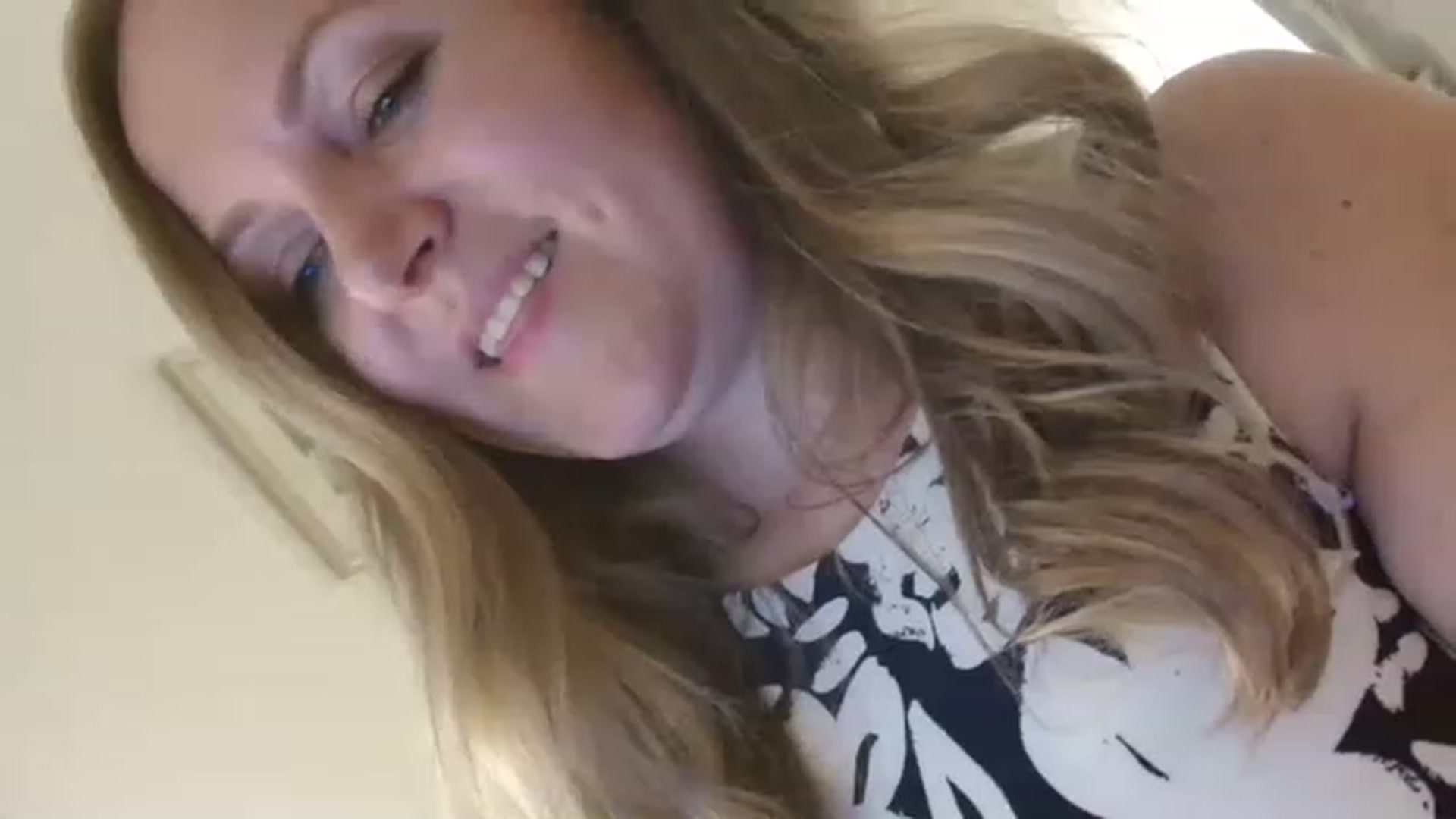 Gallery image thumbnail from JustLily's myfreecams stream on, 05/25/2023, 21:31 image 6 of 20