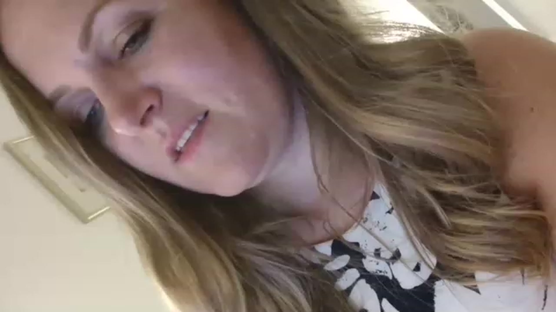 Gallery image thumbnail from JustLily's myfreecams stream on, 05/25/2023, 21:31 image 11 of 20