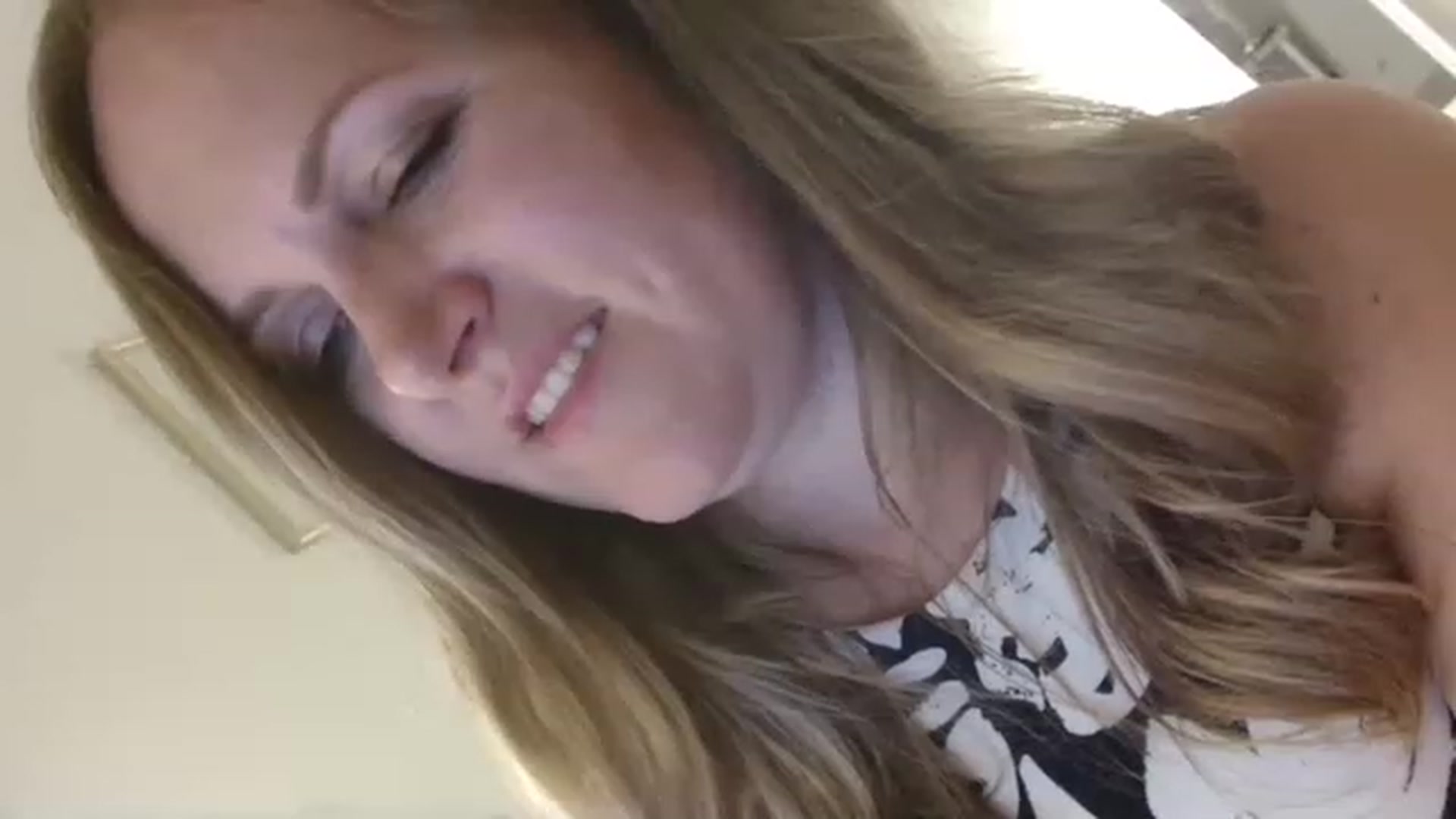 Gallery image thumbnail from JustLily's myfreecams stream on, 05/25/2023, 21:31 image 14 of 20