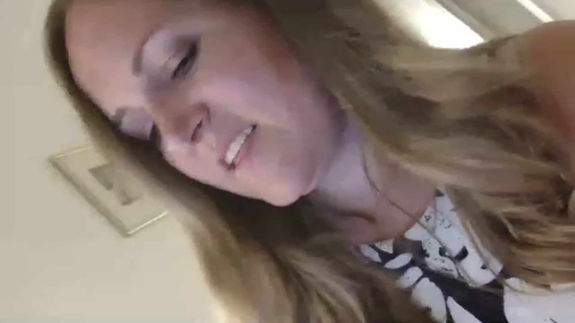 Gallery image thumbnail from JustLily's myfreecams stream on, 05/25/2023, 21:31 image 16 of 20
