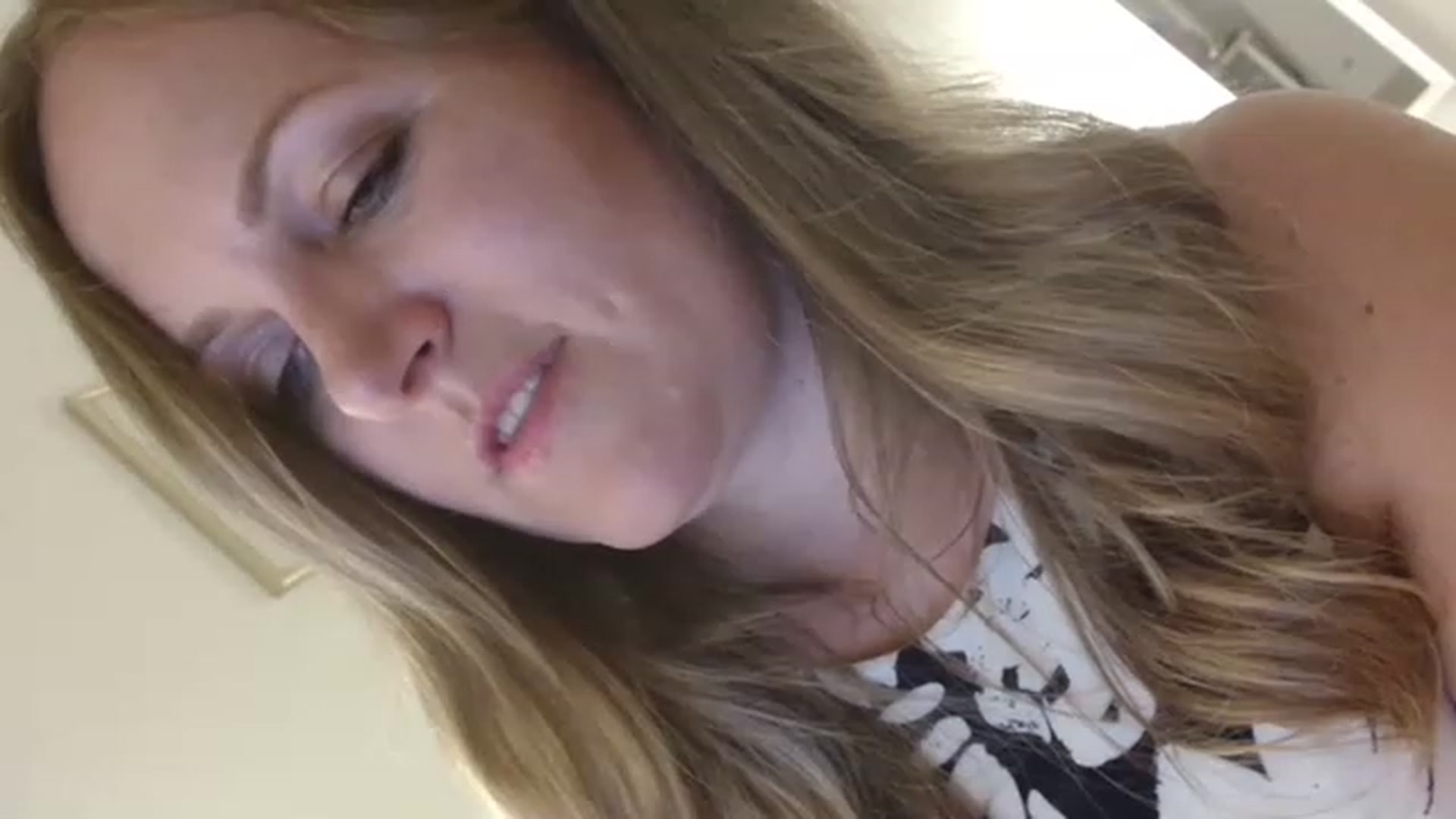 Gallery image thumbnail from JustLily's myfreecams stream on, 05/25/2023, 21:31 image 12 of 20