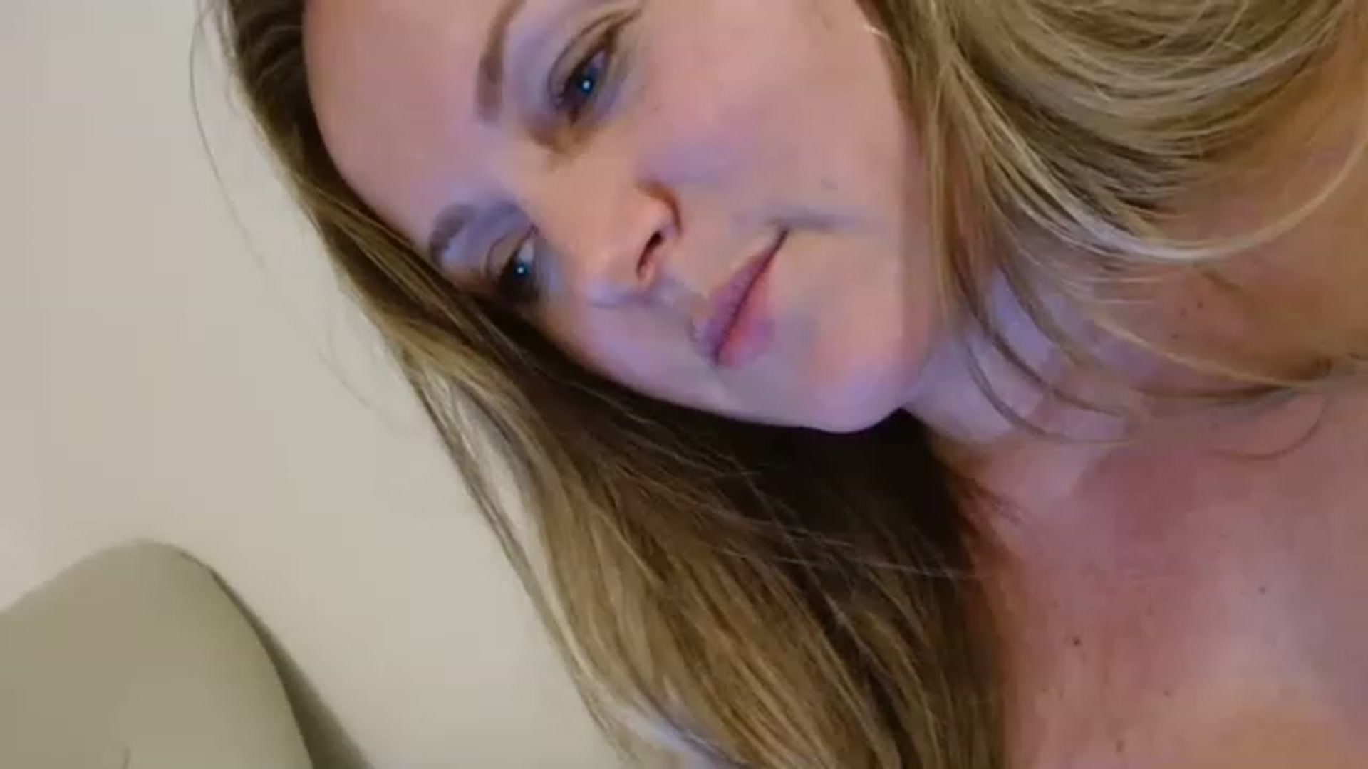 Gallery image thumbnail from JustLily's myfreecams stream on, 05/28/2023, 22:17 image 15 of 20