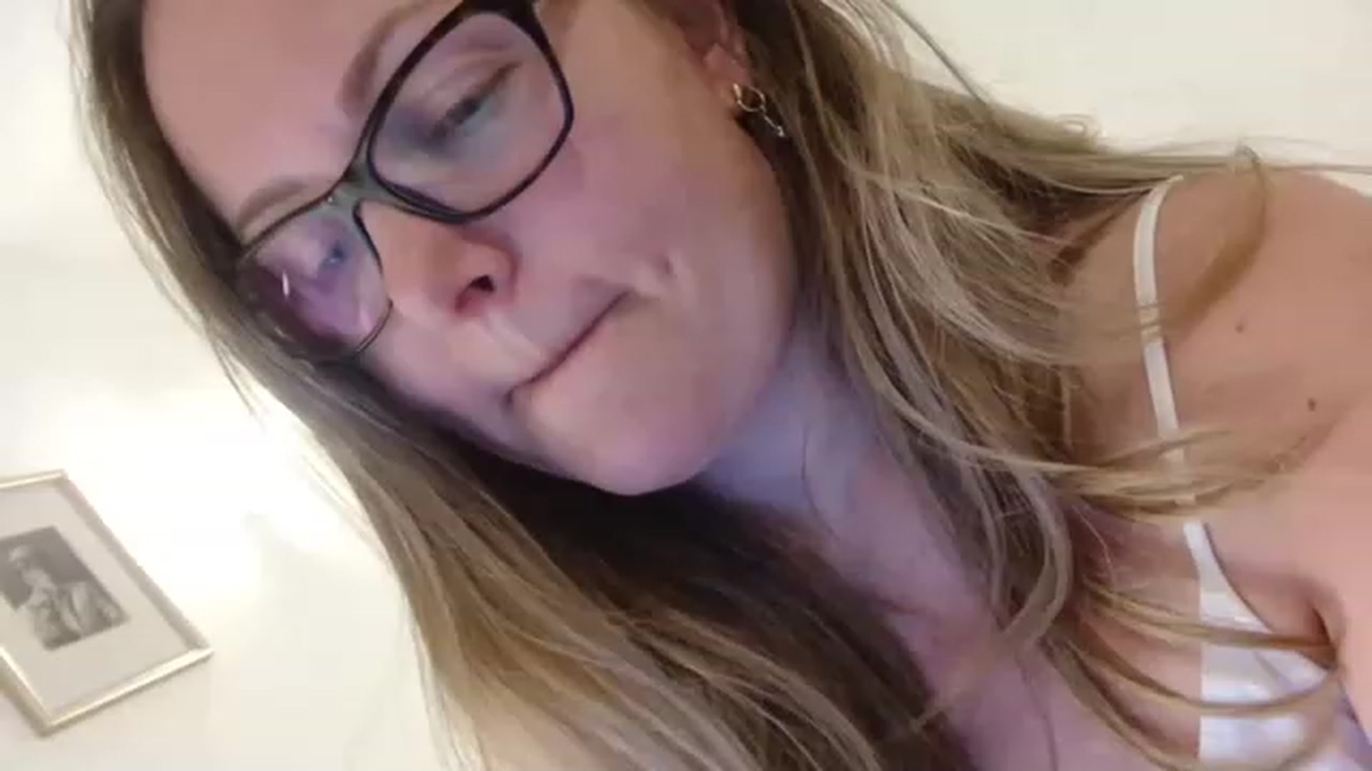 Gallery image thumbnail from JustLily's myfreecams stream on, 05/31/2023, 22:11 image 1 of 20