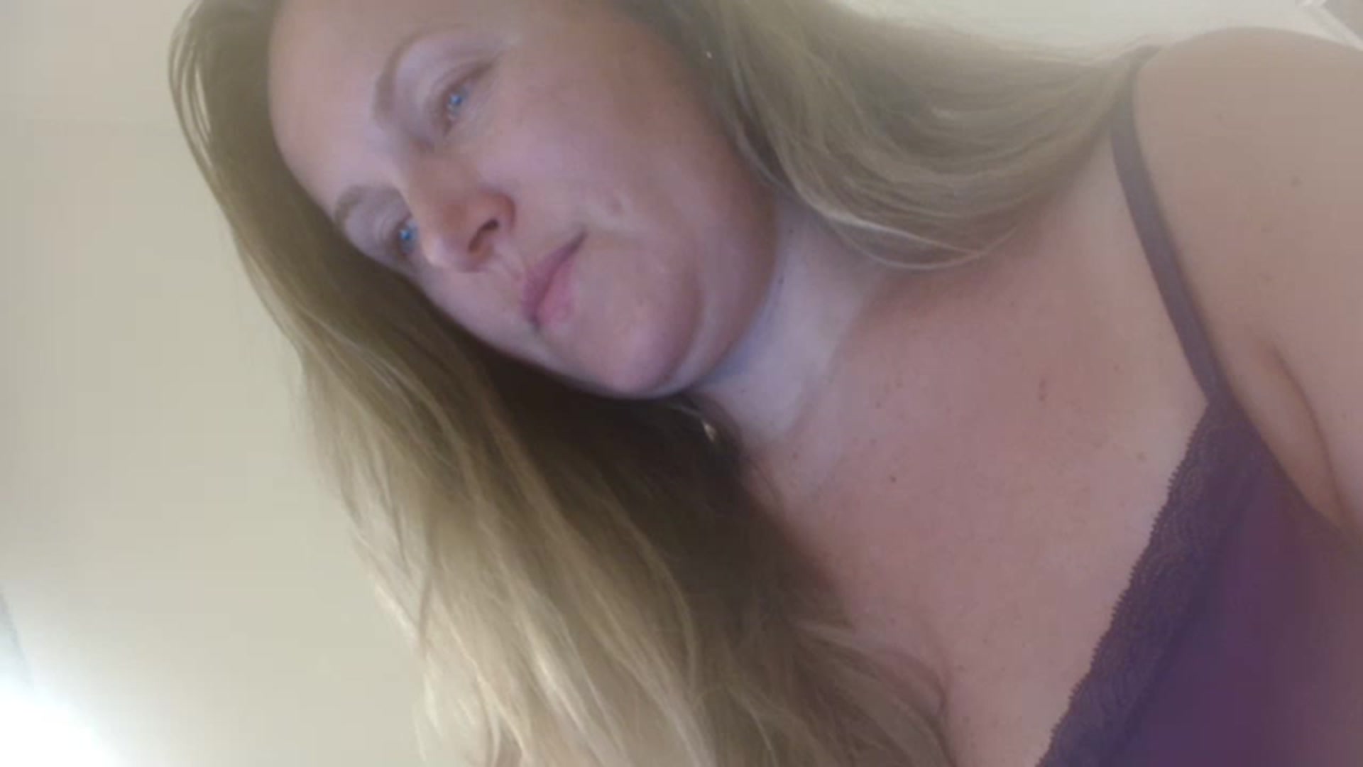 Gallery image thumbnail from JustLily's myfreecams stream on, 06/13/2023, 22:54 image 10 of 20