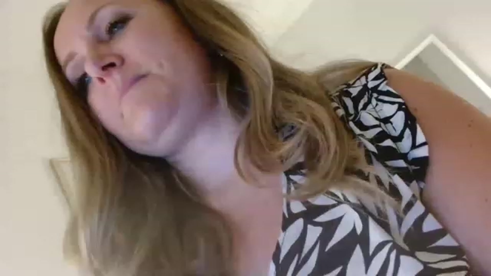 Gallery image thumbnail from JustLily's myfreecams stream on, 06/20/2023, 23:28 image 3 of 20