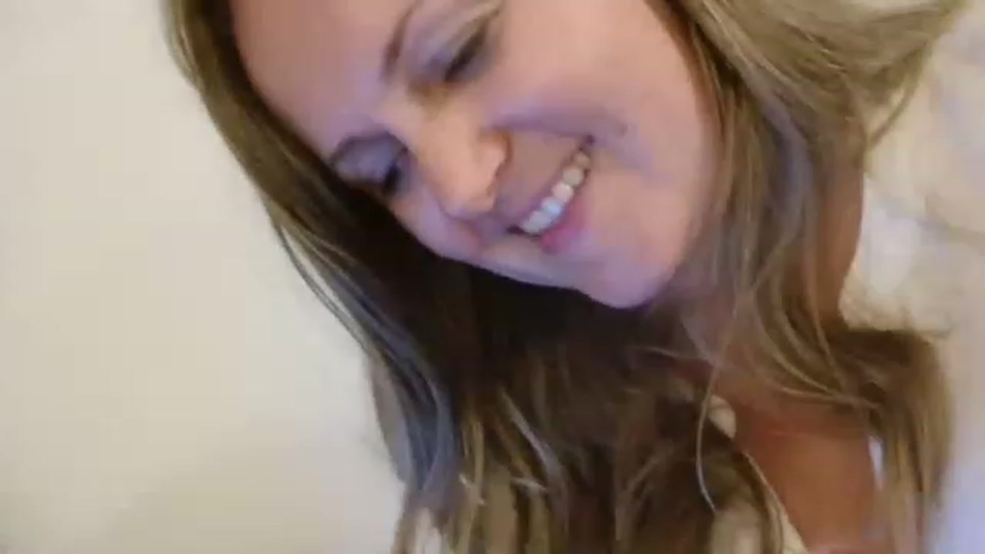 Gallery image thumbnail from JustLily's myfreecams stream on, 06/26/2023, 21:21 image 20 of 20