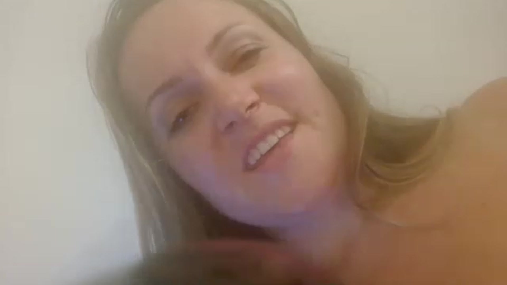 Gallery image thumbnail from JustLily's myfreecams stream on, 06/28/2023, 22:32 image 12 of 20