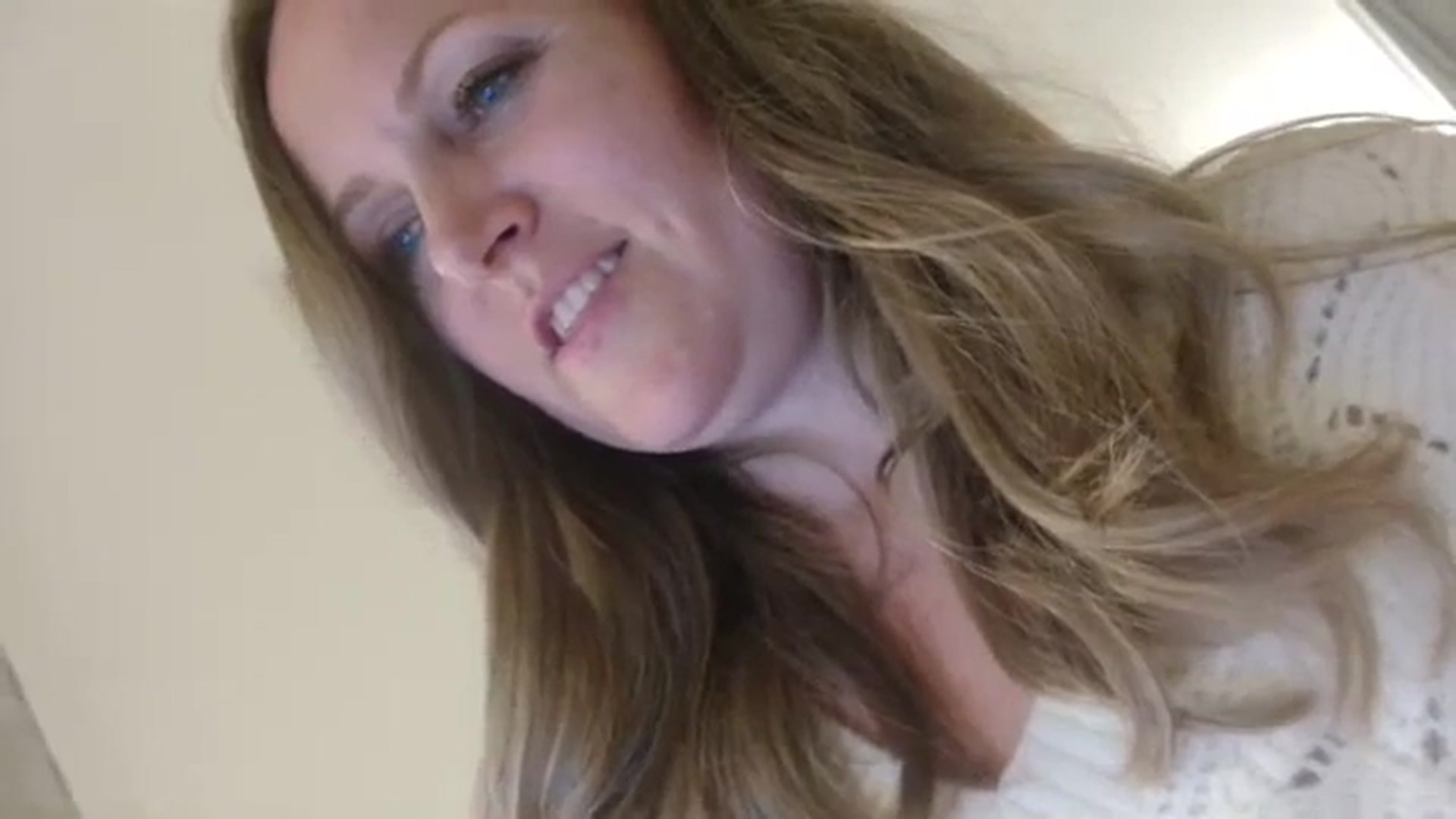 Gallery image thumbnail from JustLily's myfreecams stream on, 09/05/2023, 21:07 image 3 of 20