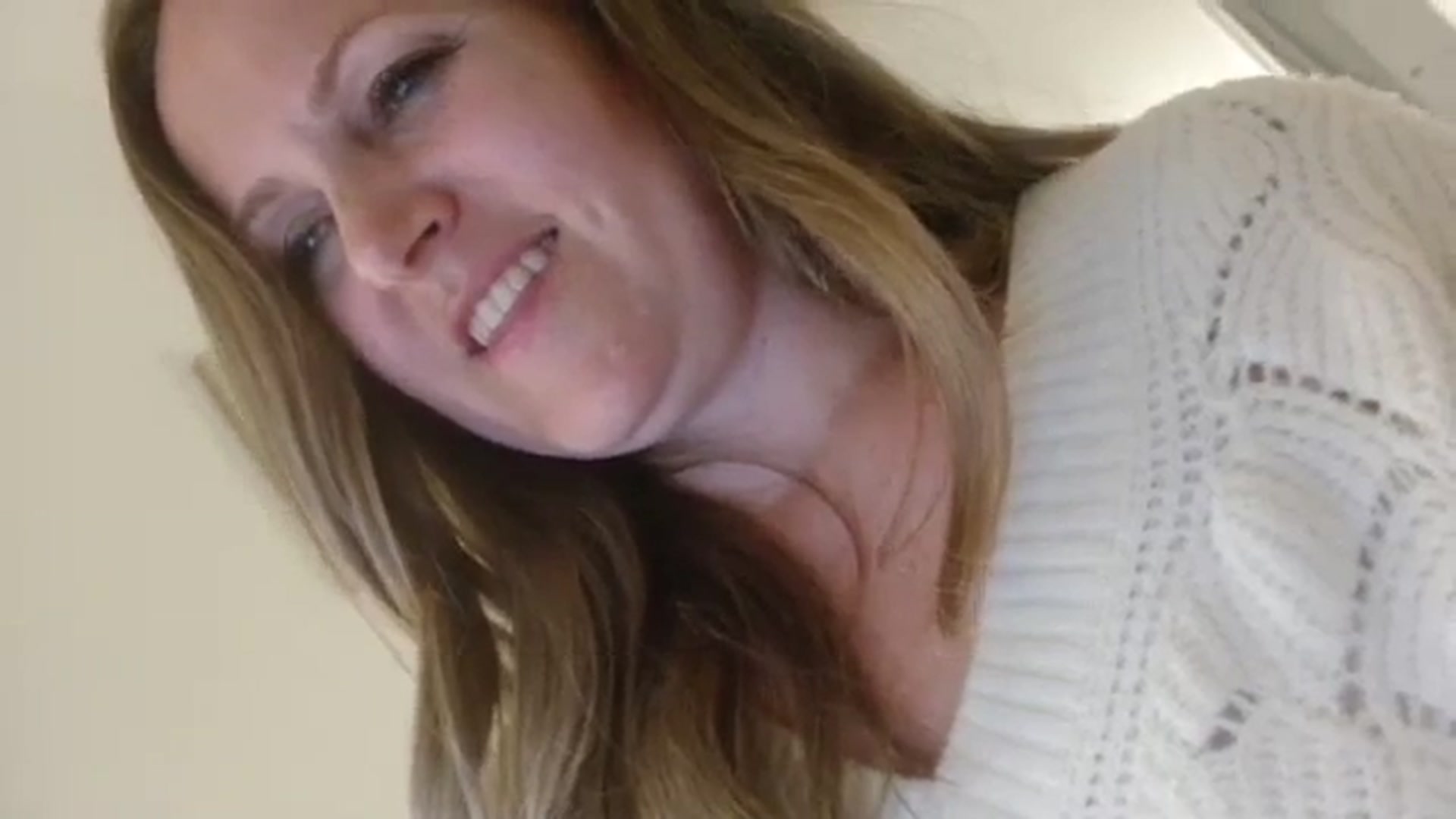 Gallery image thumbnail from JustLily's myfreecams stream on, 09/05/2023, 21:07 image 12 of 20