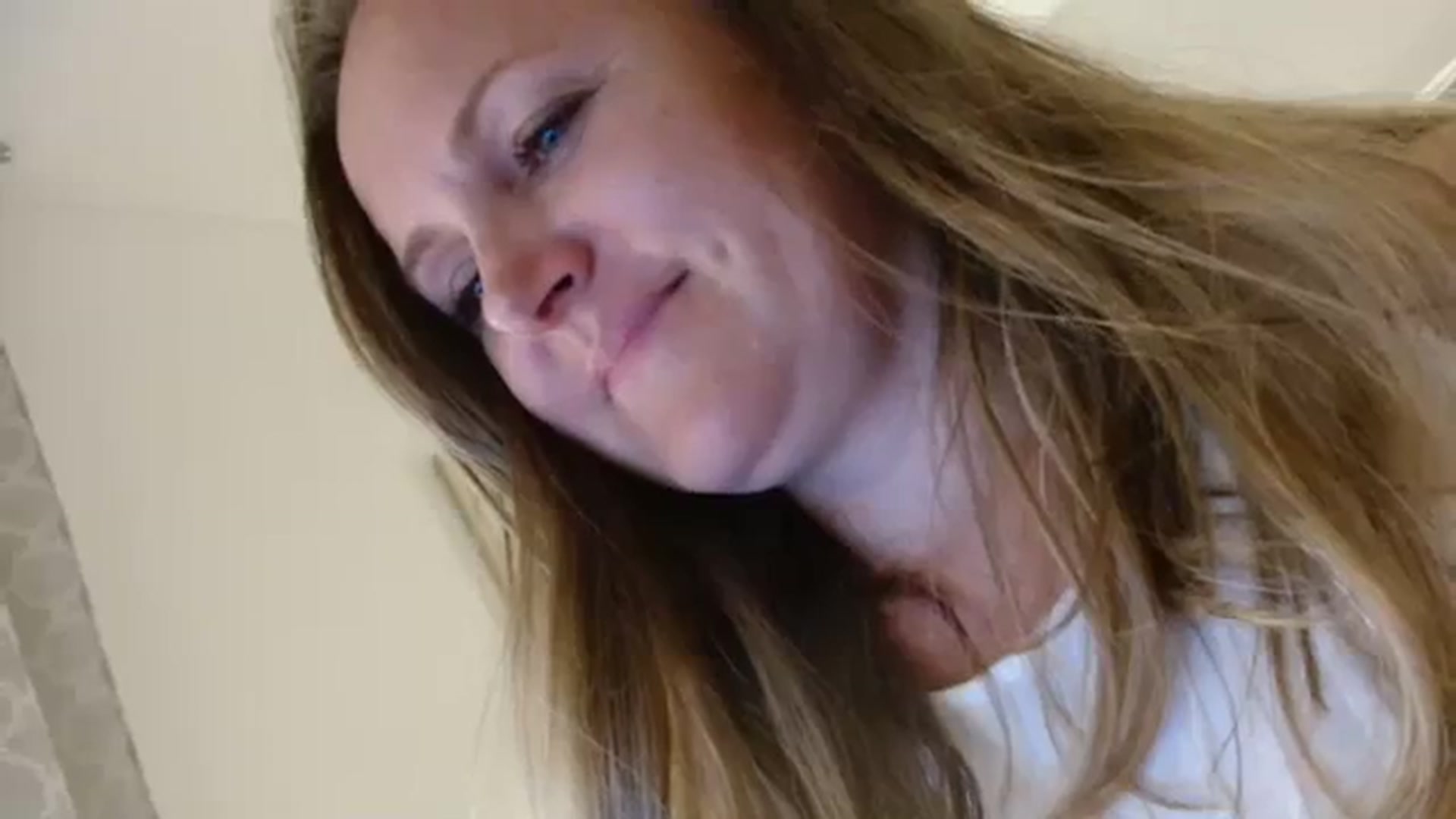 Gallery image thumbnail from JustLily's myfreecams stream on, 09/07/2023, 21:29 image 12 of 20