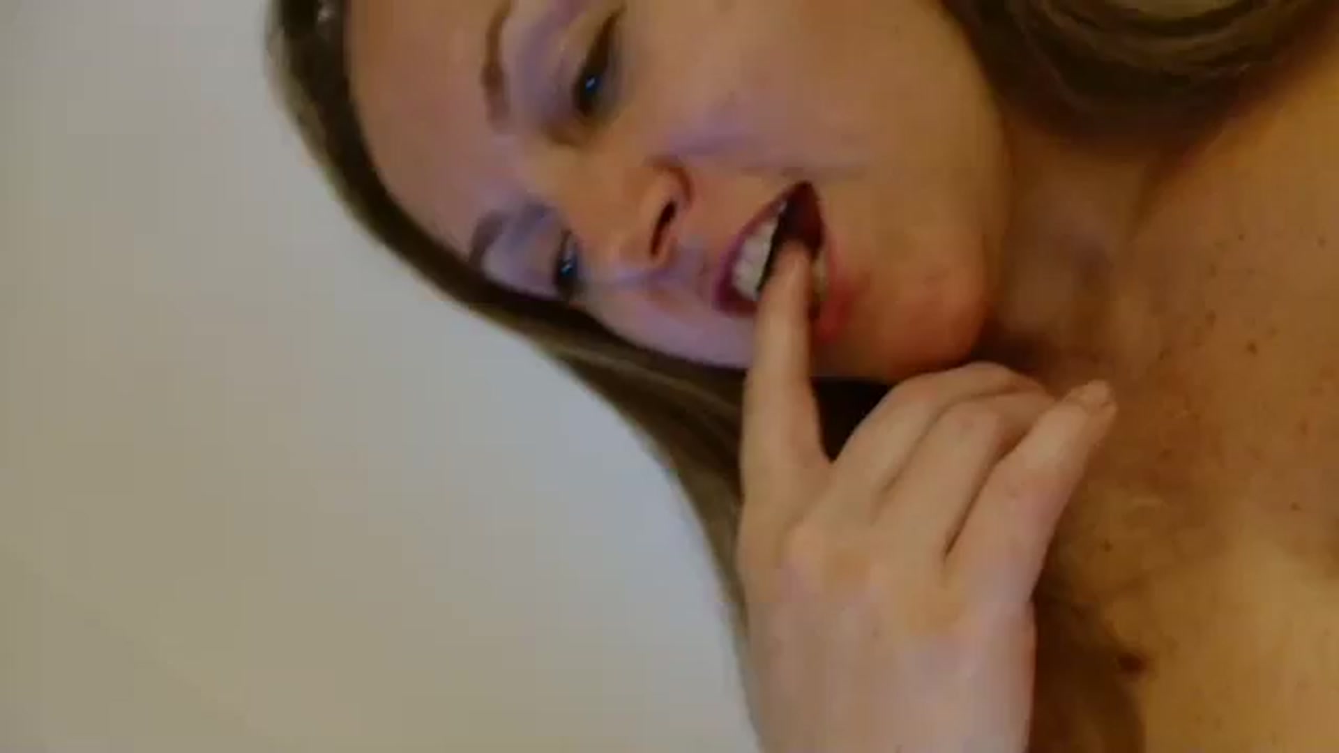 Gallery image thumbnail from JustLily's myfreecams stream on, 10/03/2023, 18:11 image 1 of 20