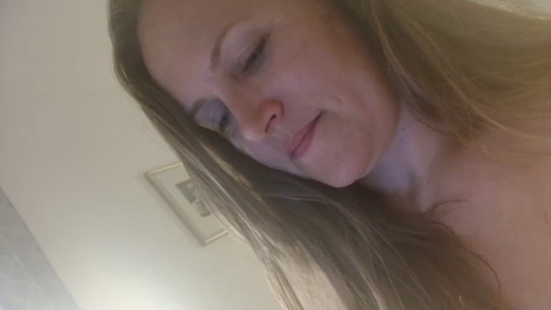 Gallery image thumbnail from JustLily's myfreecams stream on, 10/03/2023, 22:18 image 20 of 20