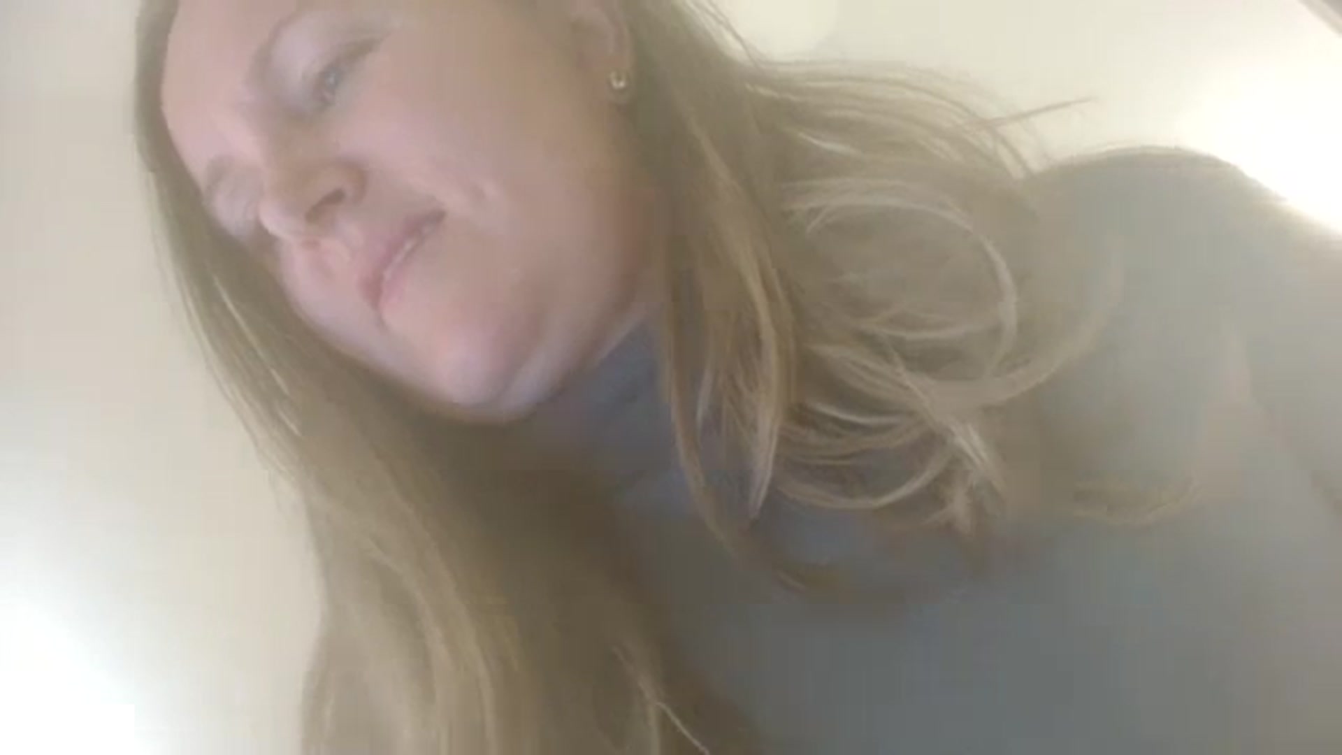 Gallery image thumbnail from JustLily's myfreecams stream on, 10/10/2023, 21:57 image 12 of 20