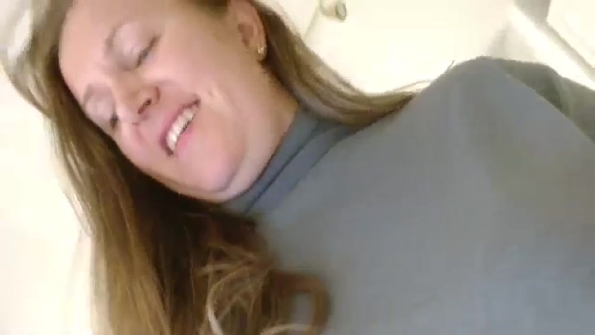 Gallery image thumbnail from JustLily's myfreecams stream on, 10/10/2023, 21:57 image 17 of 20