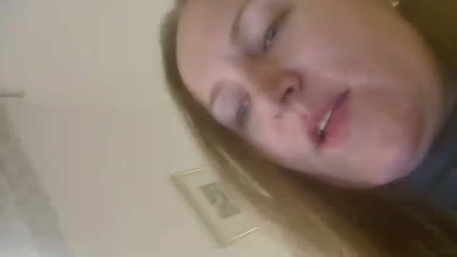 Gallery image thumbnail from JustLily's myfreecams stream on, 10/10/2023, 21:57 image 5 of 20