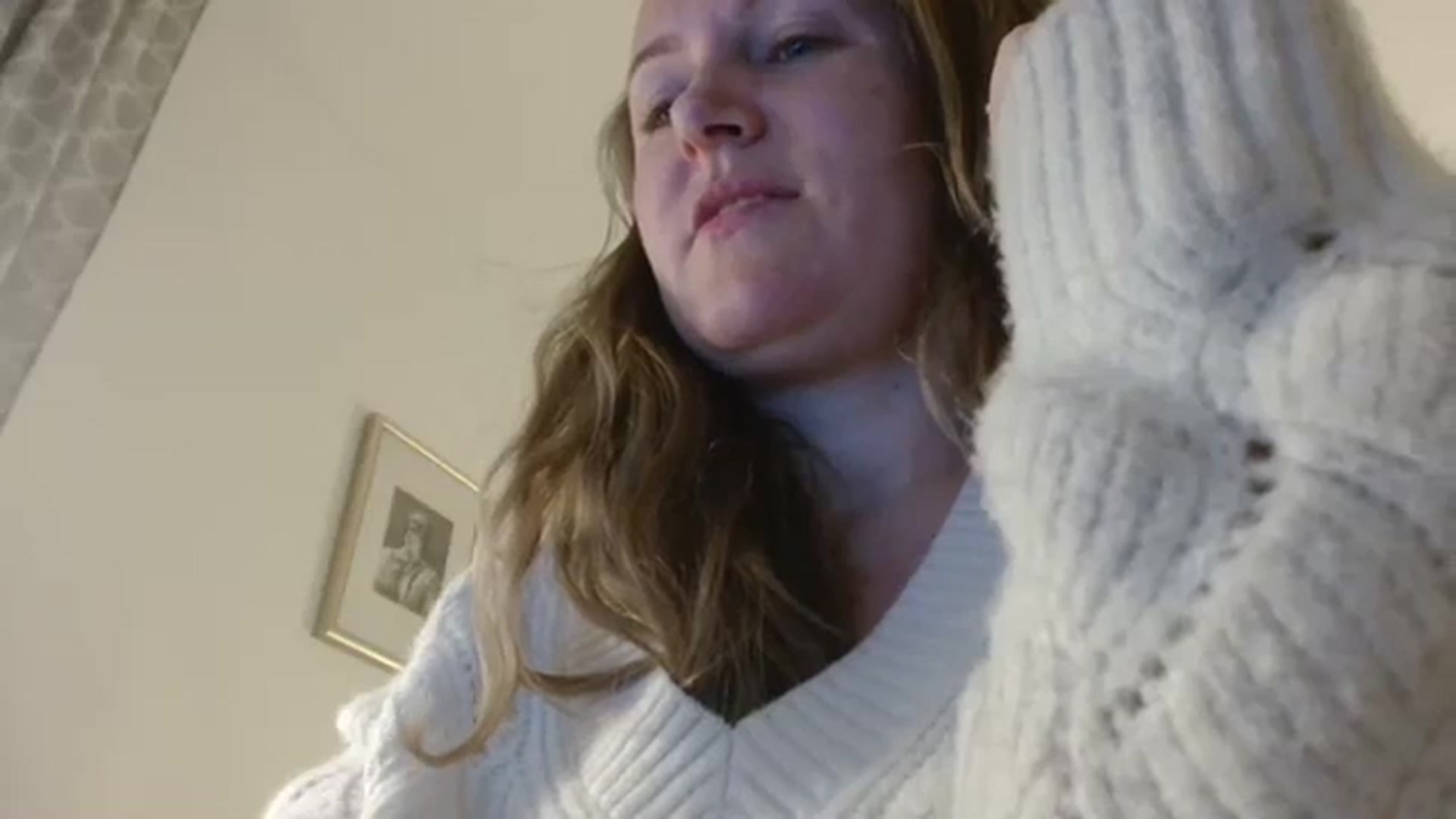Gallery image thumbnail from JustLily's myfreecams stream on, 10/18/2023, 23:16 image 8 of 20