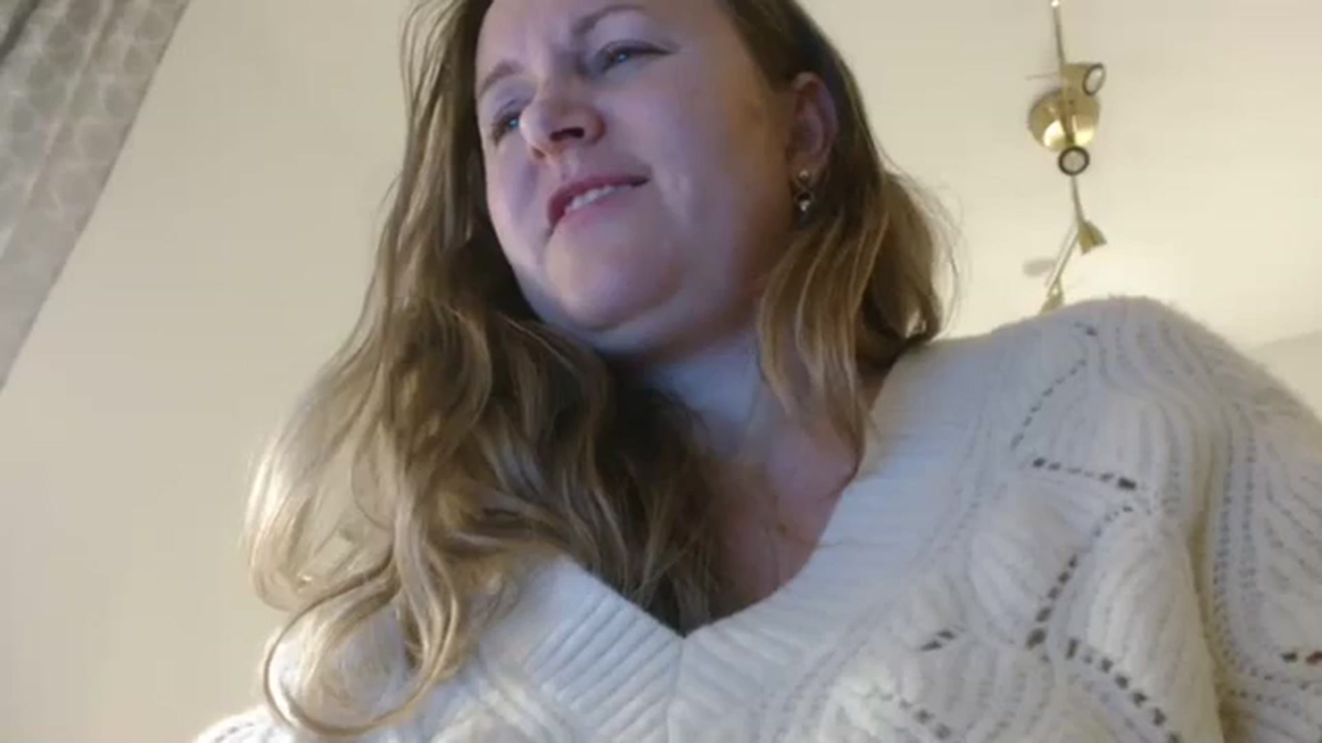 Gallery image thumbnail from JustLily's myfreecams stream on, 10/18/2023, 23:16 image 7 of 20