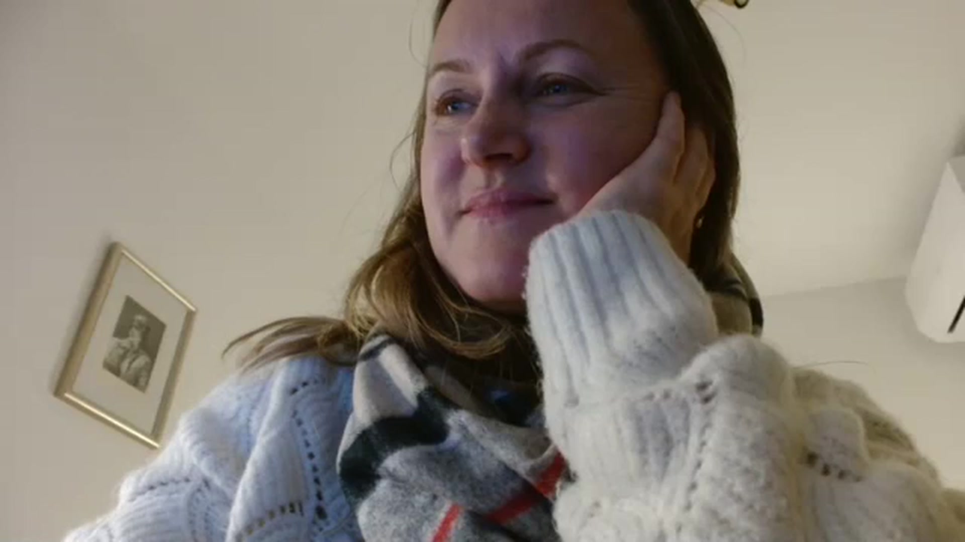 Gallery image thumbnail from JustLily's myfreecams stream on, 10/19/2023, 24:04 image 12 of 20